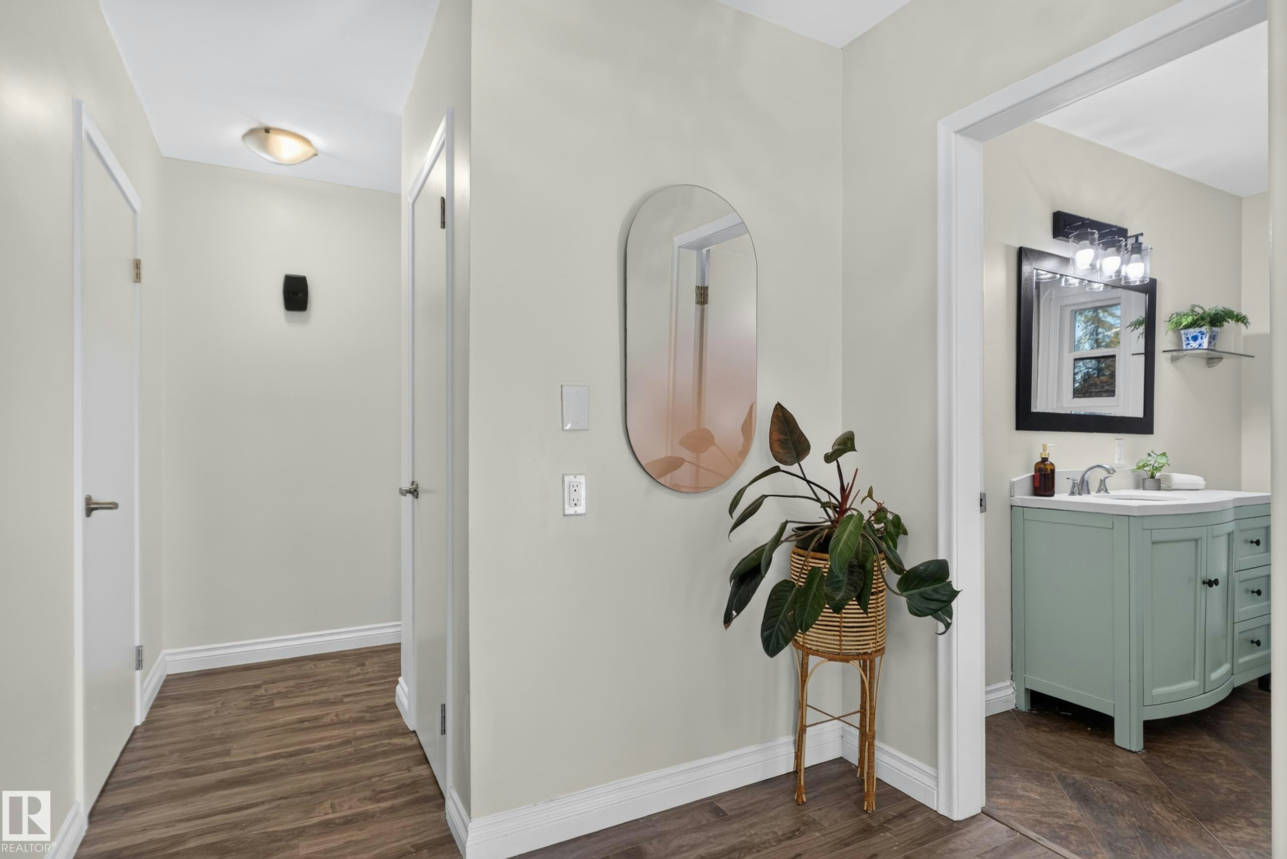 9814 79 Street NW, Edmonton, AB, T6A 3G1 - 13