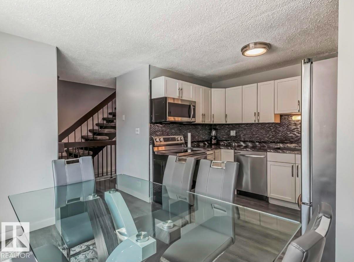 3221 132a Avenue, Edmonton, AB, T5A 3K4