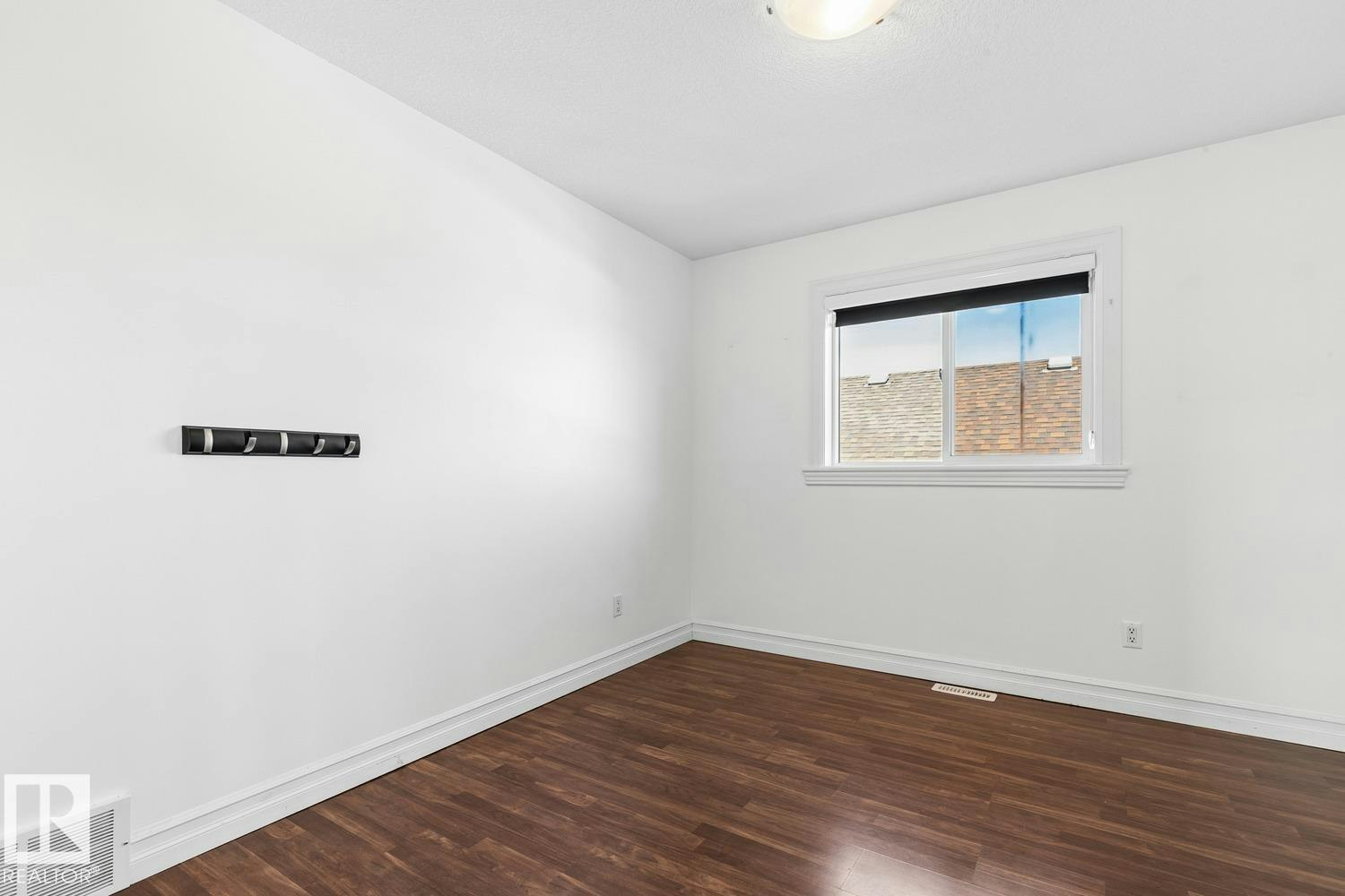 15803 95 Street, Edmonton, AB, T5Z 0G1 - 36