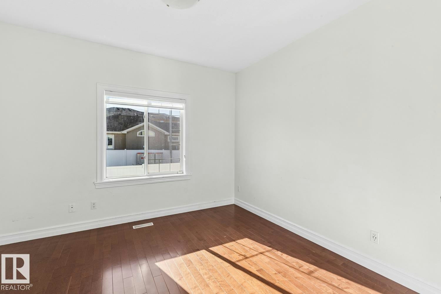 15803 95 Street - 5