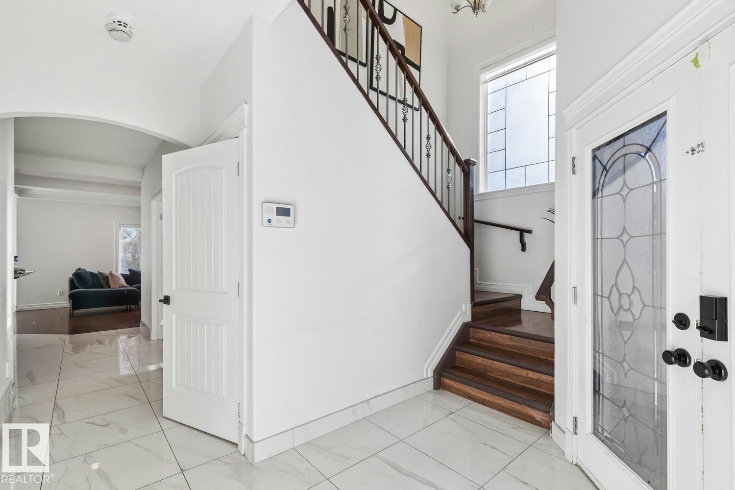 15803 95 Street - 4