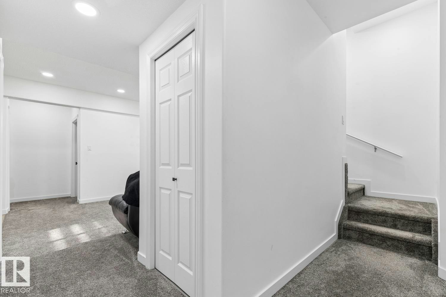 15803 95 Street, Edmonton, AB, T5Z 0G1 - 45
