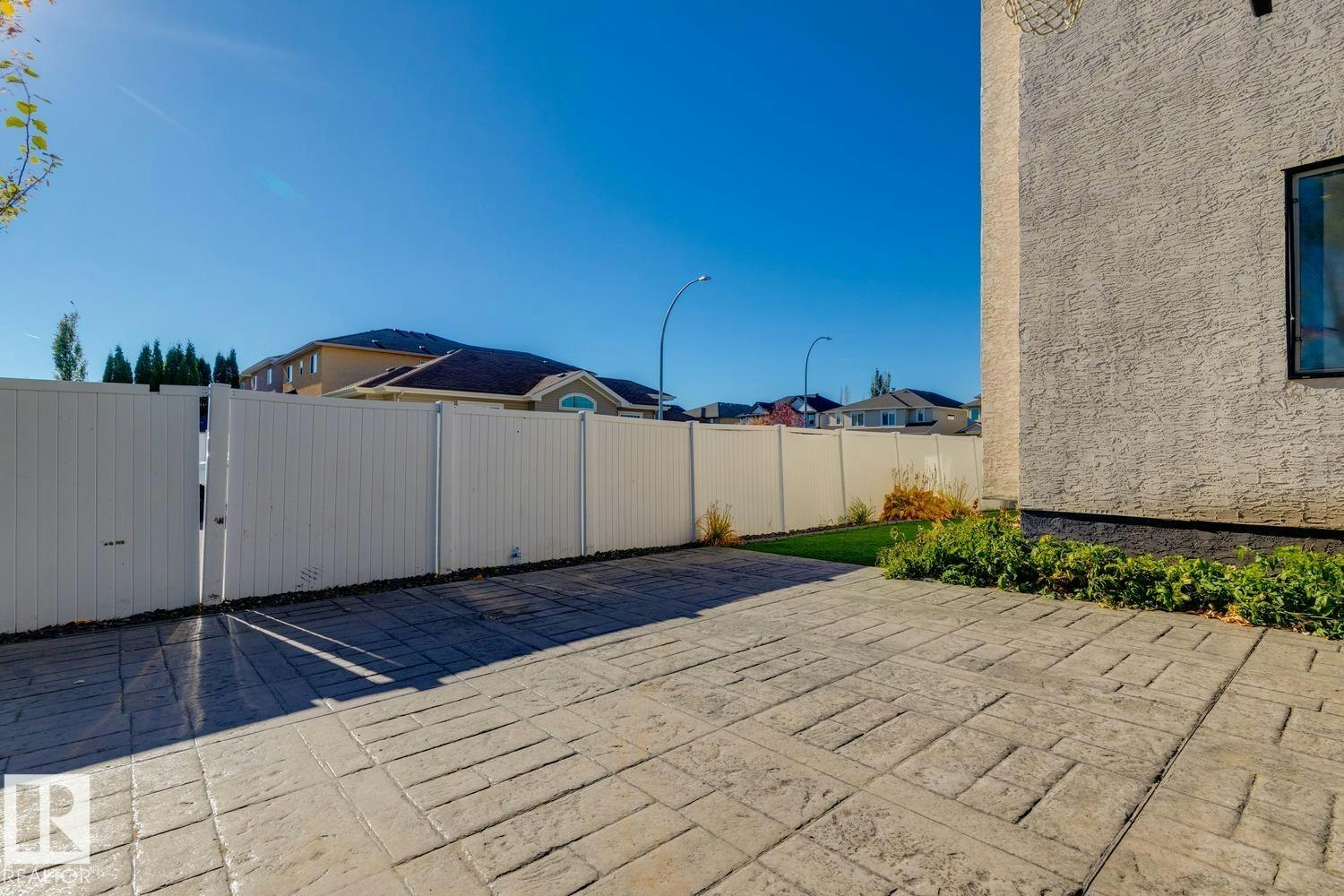 15803 95 Street, Edmonton, AB, T5Z 0G1 - 62