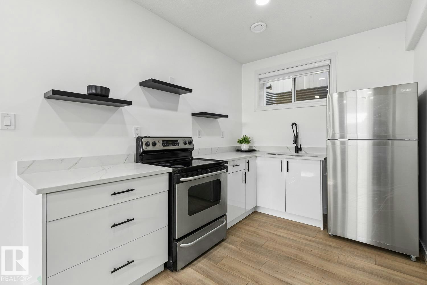 15803 95 Street, Edmonton, AB, T5Z 0G1 - 50