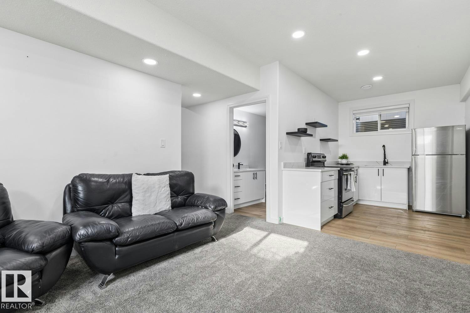 15803 95 Street, Edmonton, AB, T5Z 0G1 - 48