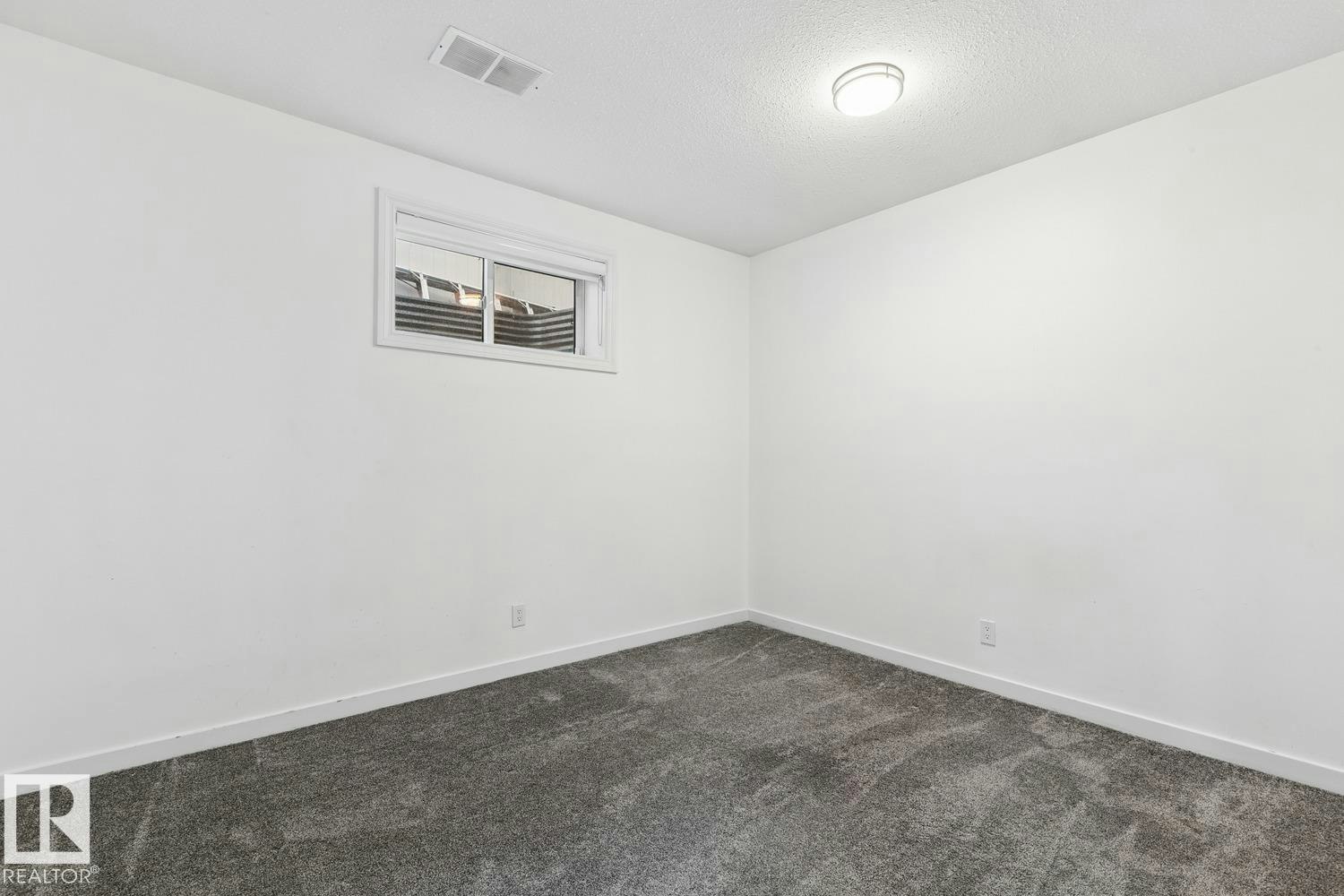 15803 95 Street, Edmonton, AB, T5Z 0G1 - 53