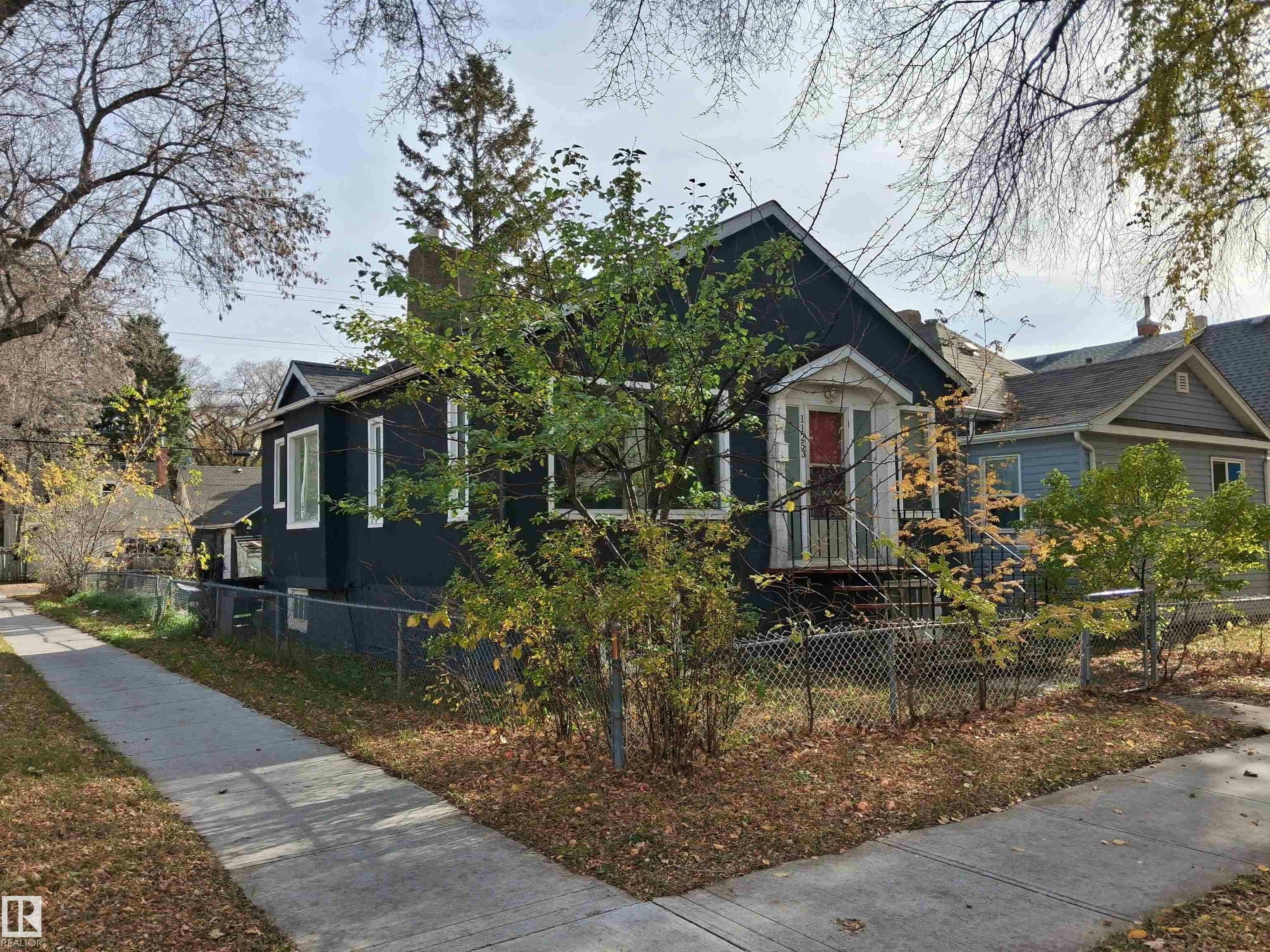 11253 91 Street NW, Edmonton, AB, T5B 4A1