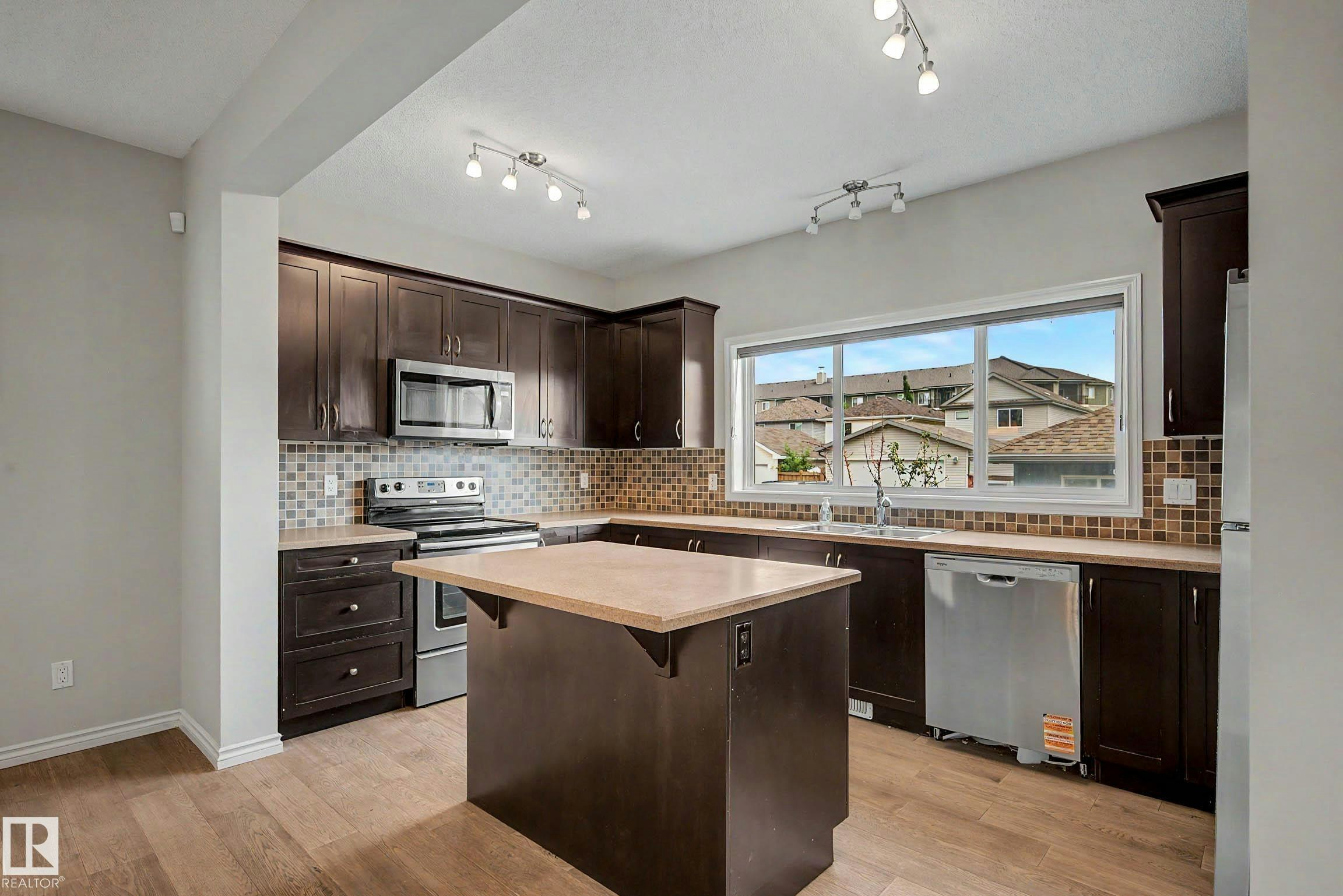 608 Mcdonough Link, Edmonton, AB, T5Y 0M8