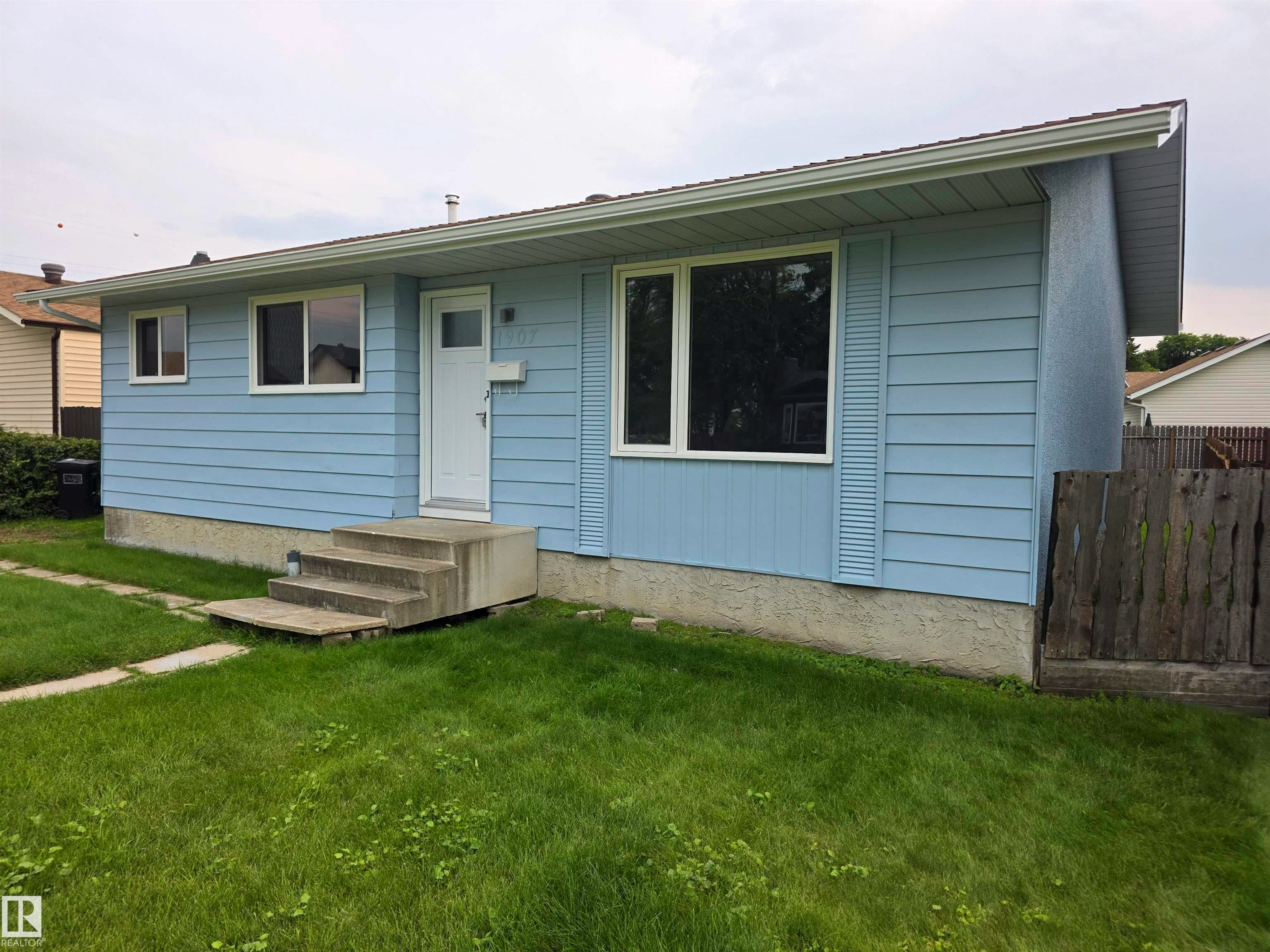 1907 145a Avenue, Edmonton, AB, T5Y 1S9