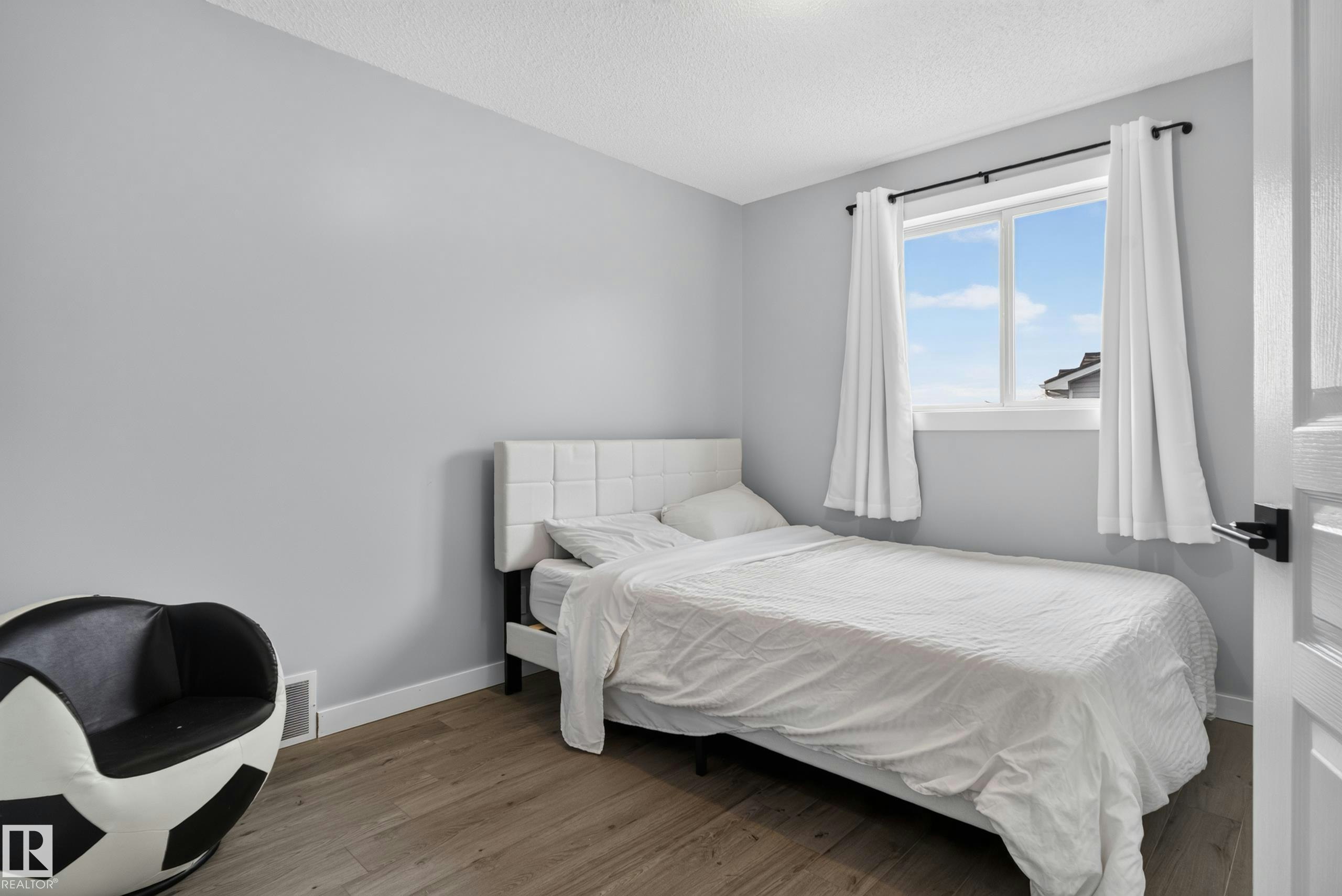 14832 48 Street, Edmonton, AB, T5Y 2X1 - 33