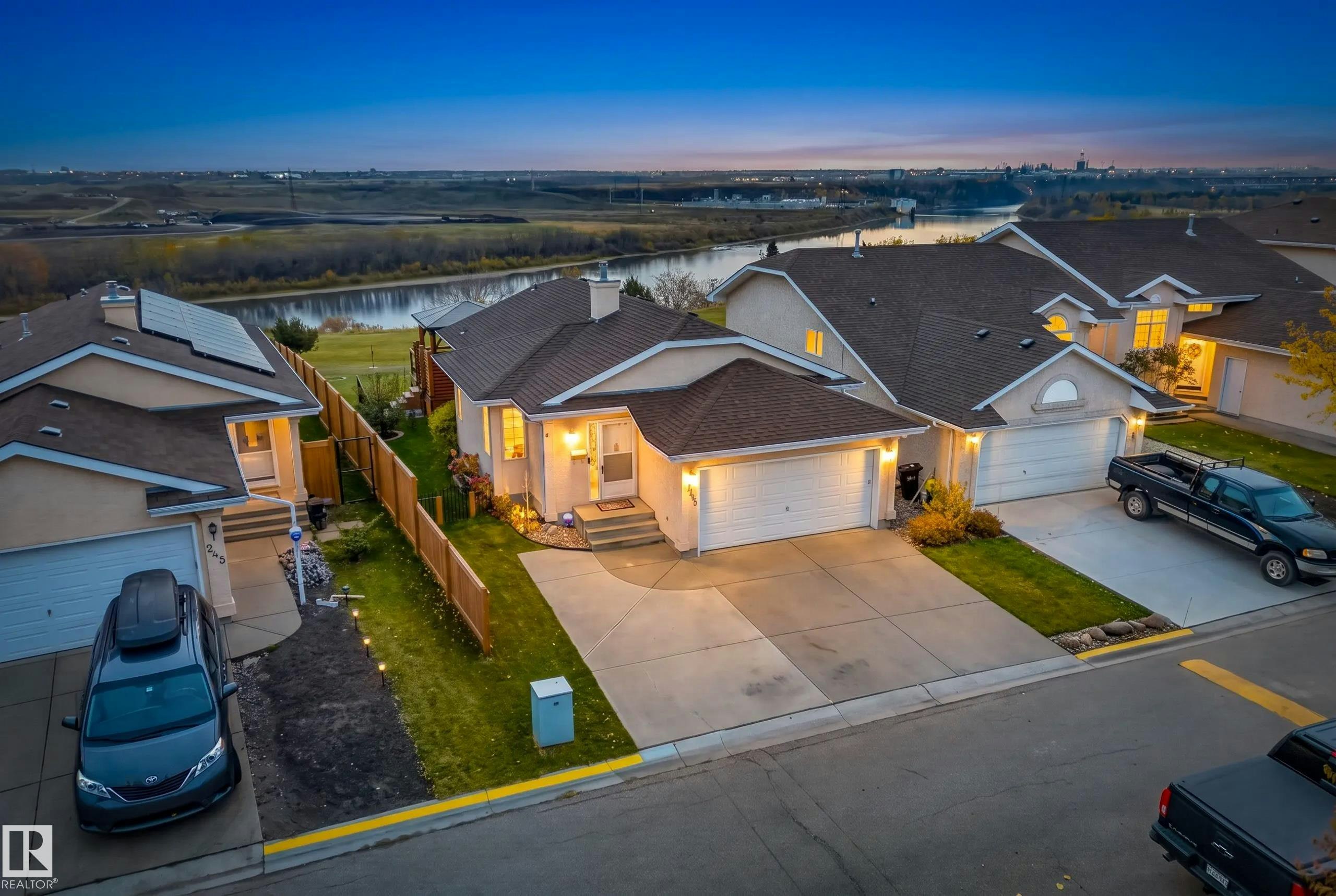 245 River Point(e) NW, Edmonton, AB, T5A 4Z2