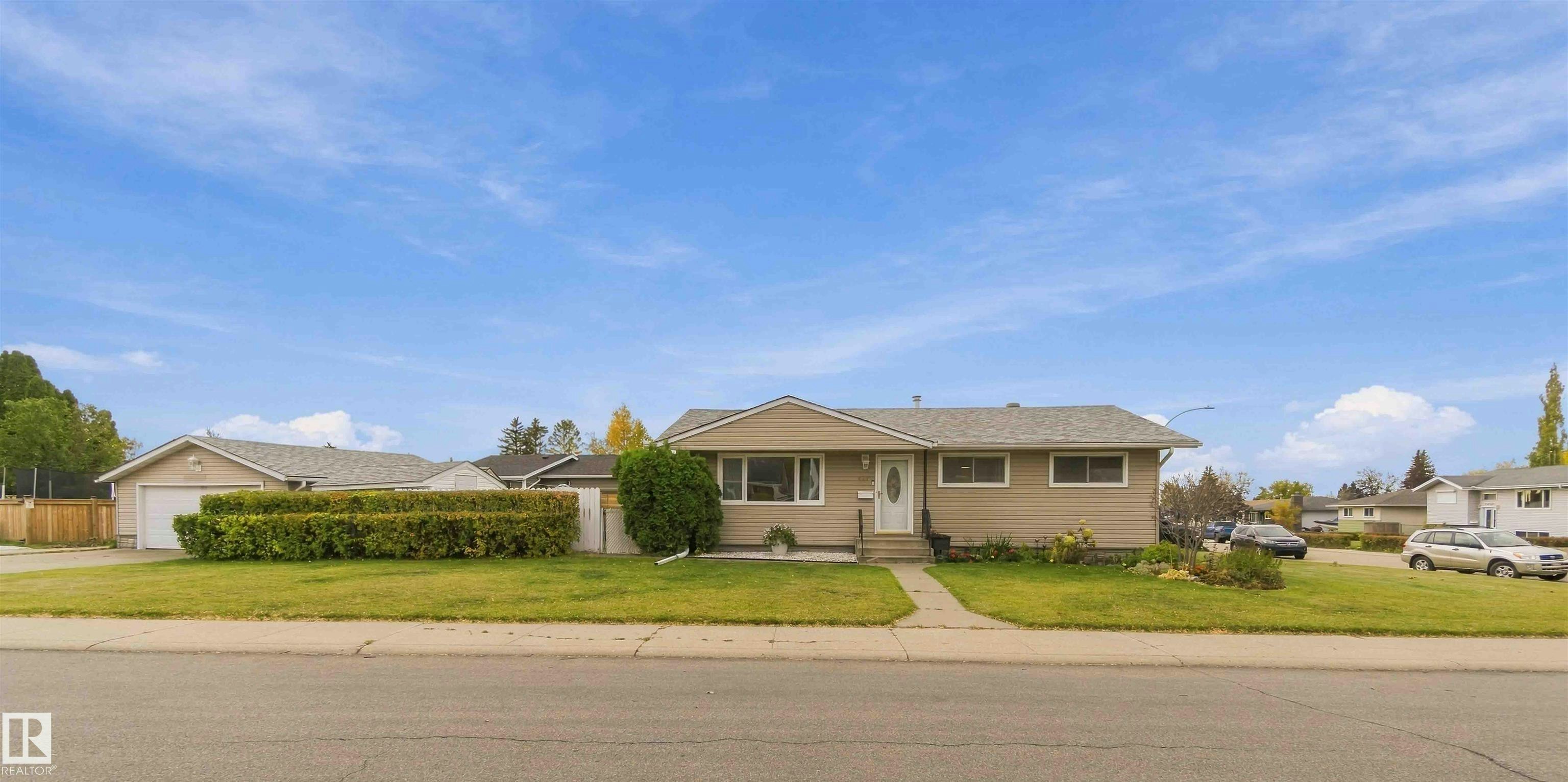 6207 146 Avenue, Edmonton, AB, T5A 1T2