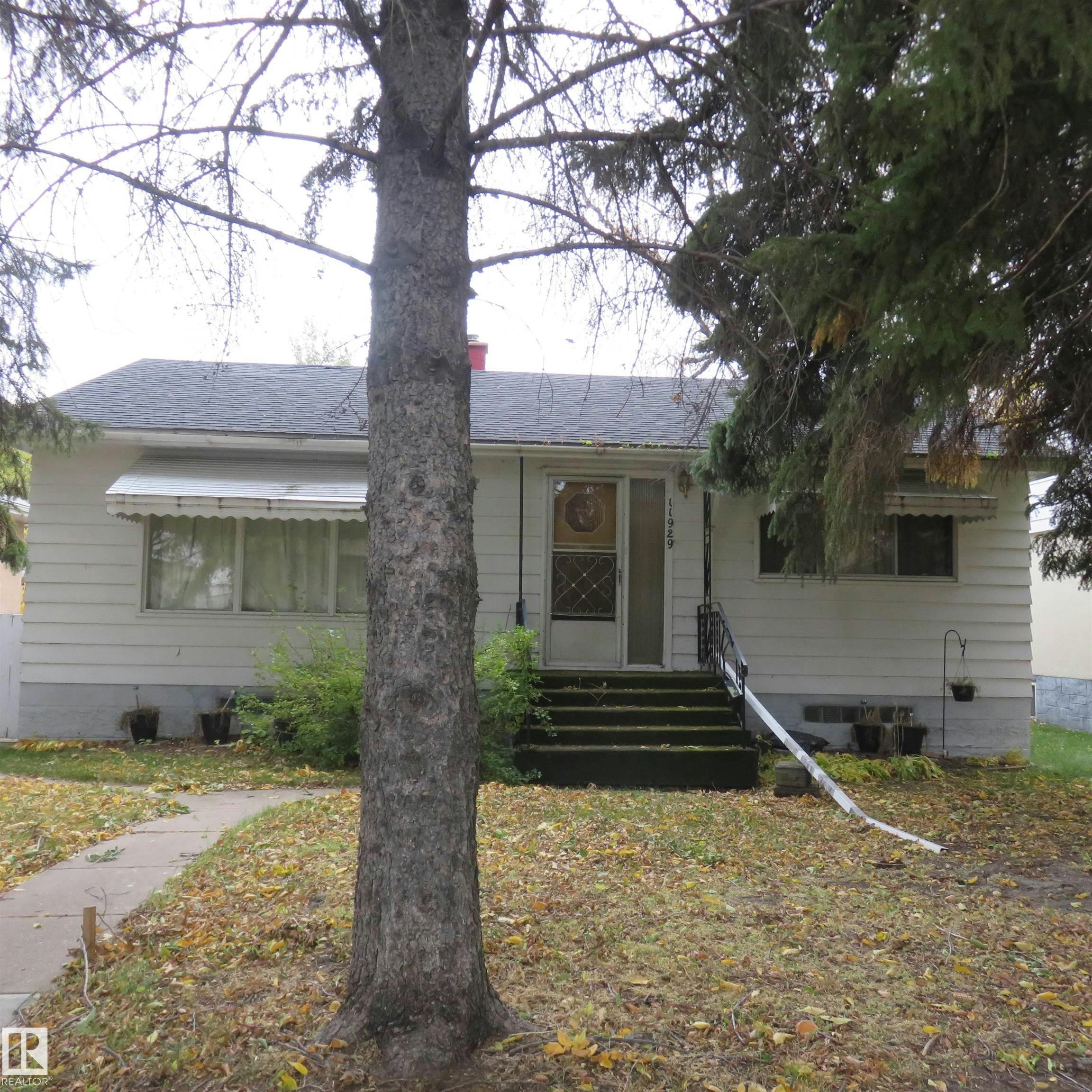 11929 52 Street, Edmonton, AB, T5W 3J5