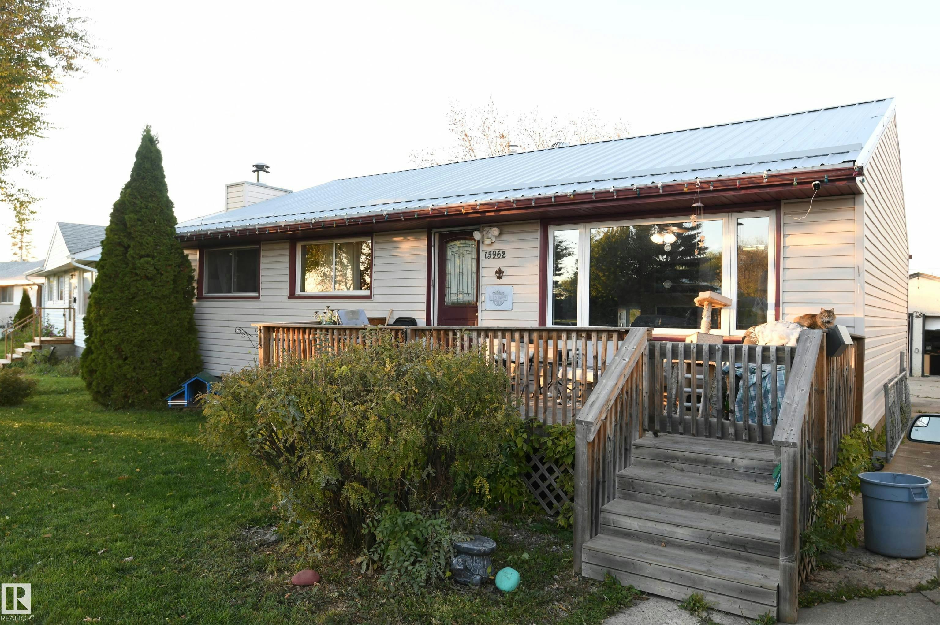 15962 106 Avenue, Edmonton, AB, T5P 0W7