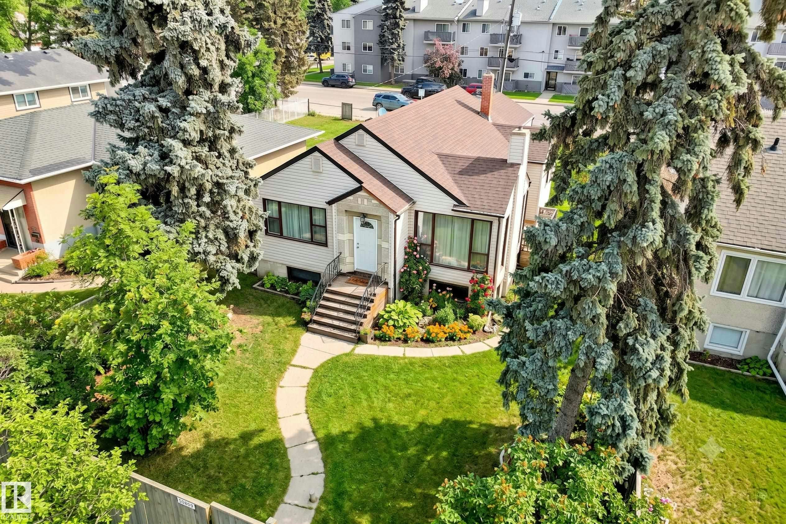 10839 109 Street, Edmonton, AB, T5H 3B9