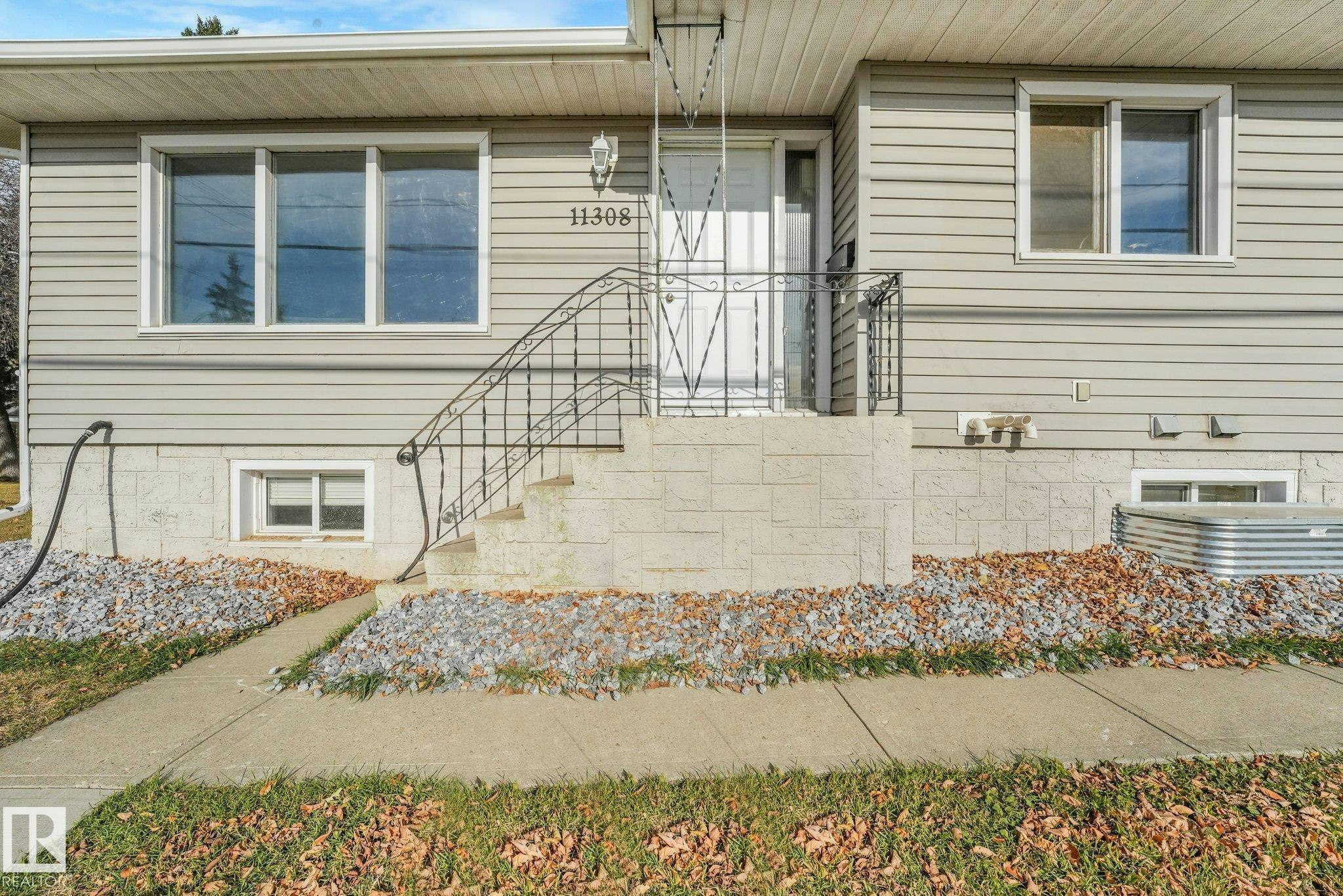 11308 129 Avenue, Edmonton, AB, T5E 0L8