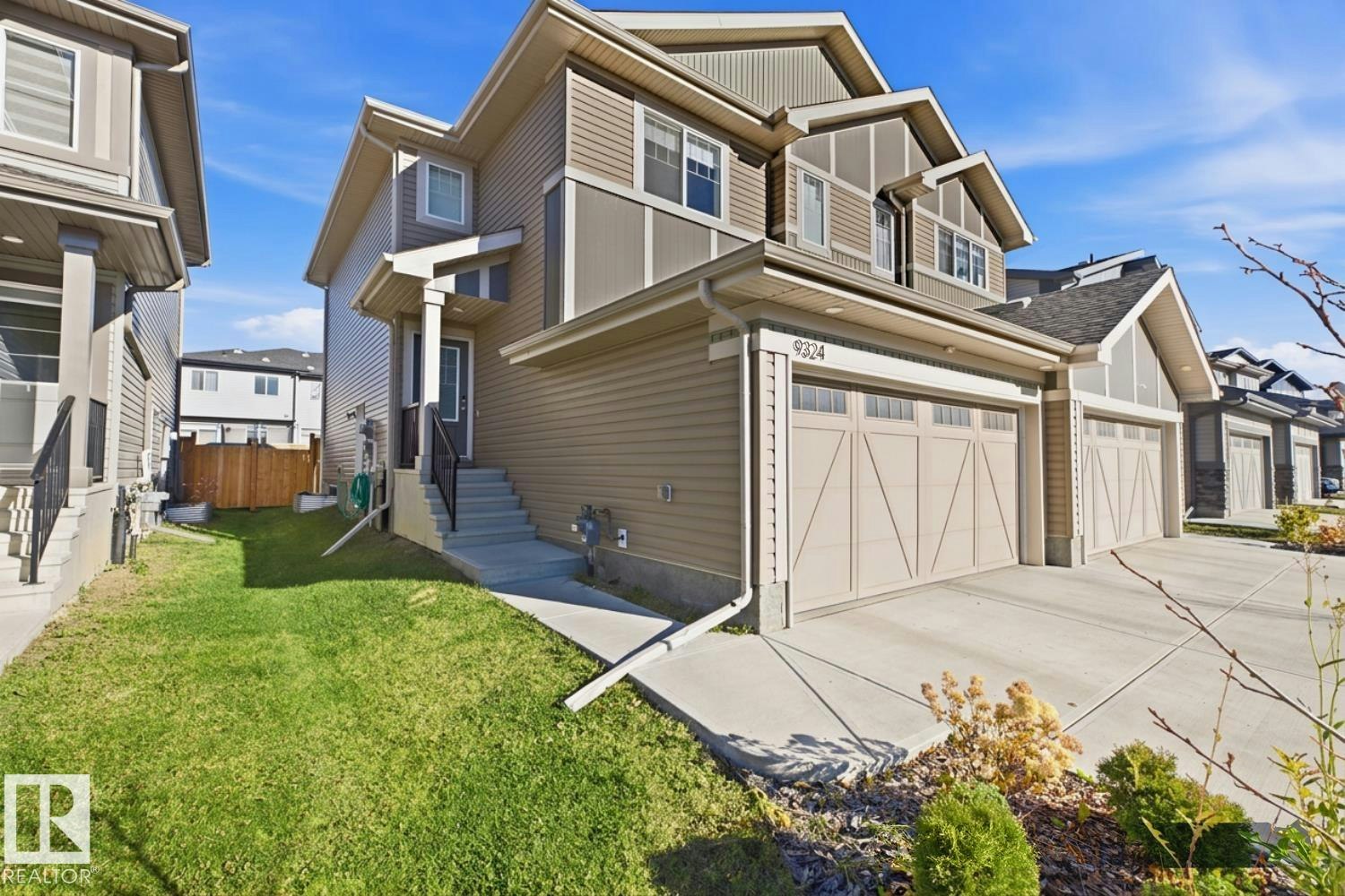 9324 Cooper Bend, Edmonton, AB, T6W 4M4
