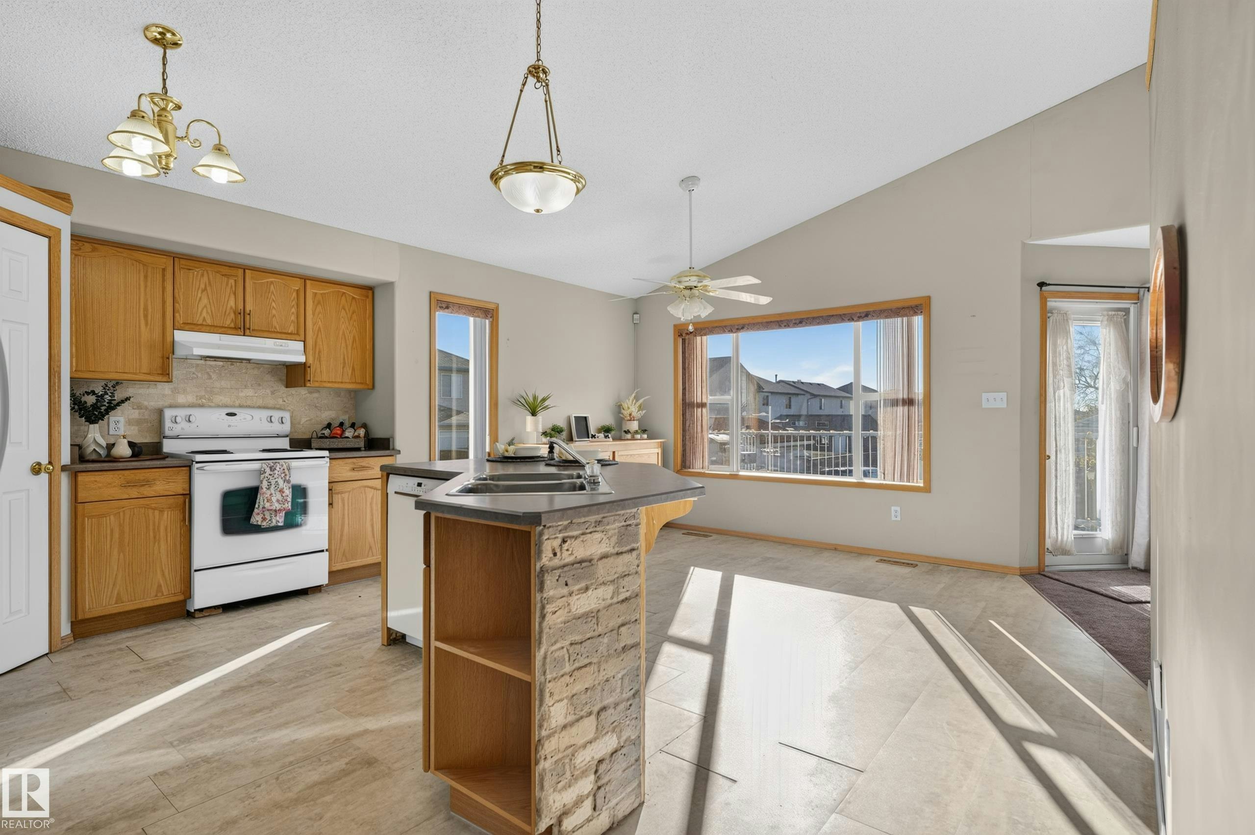 4615 151 Avenue, Edmonton, AB, T5Y 3A1 - 6