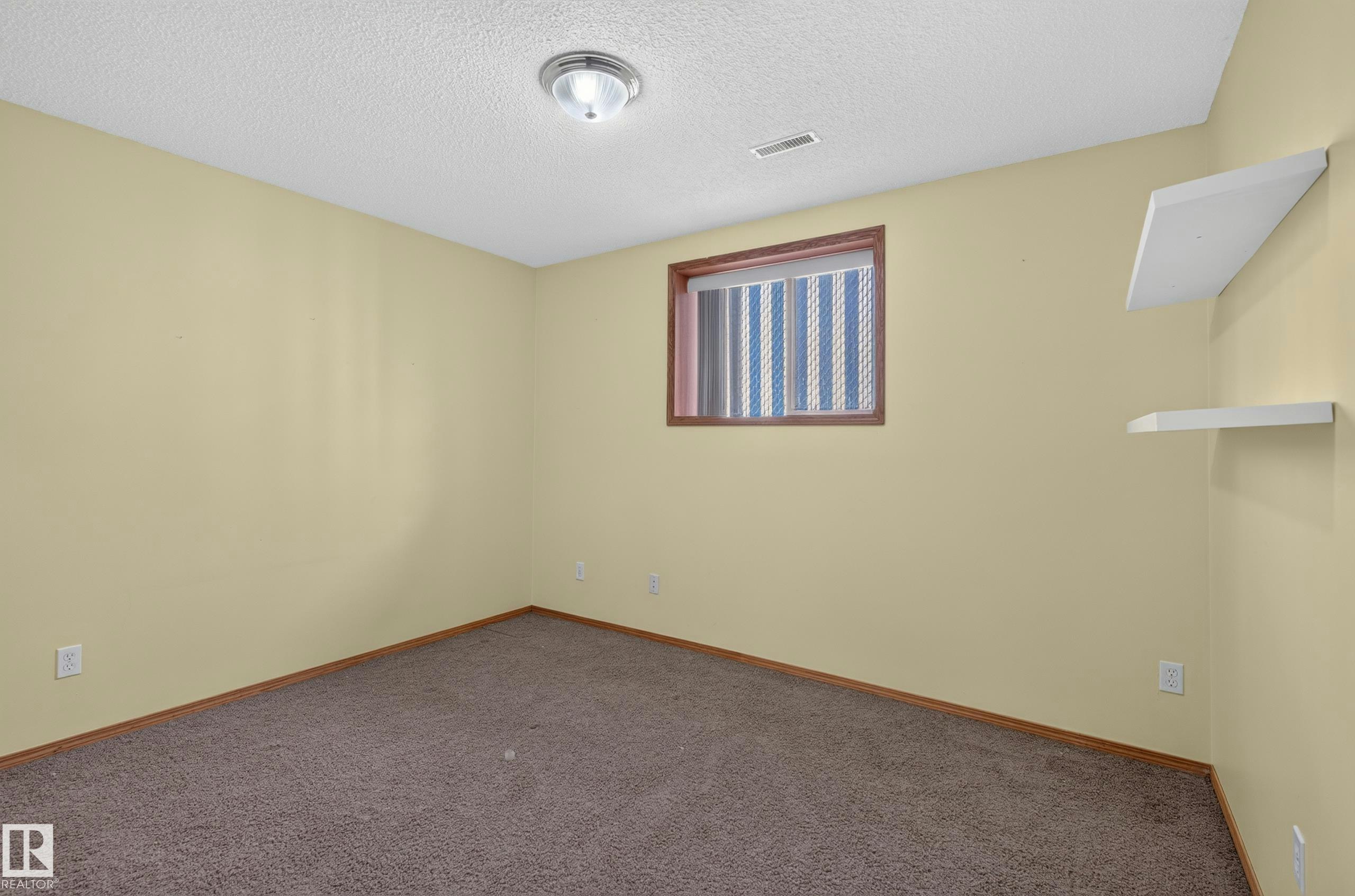4615 151 Avenue, Edmonton, AB, T5Y 3A1 - 46