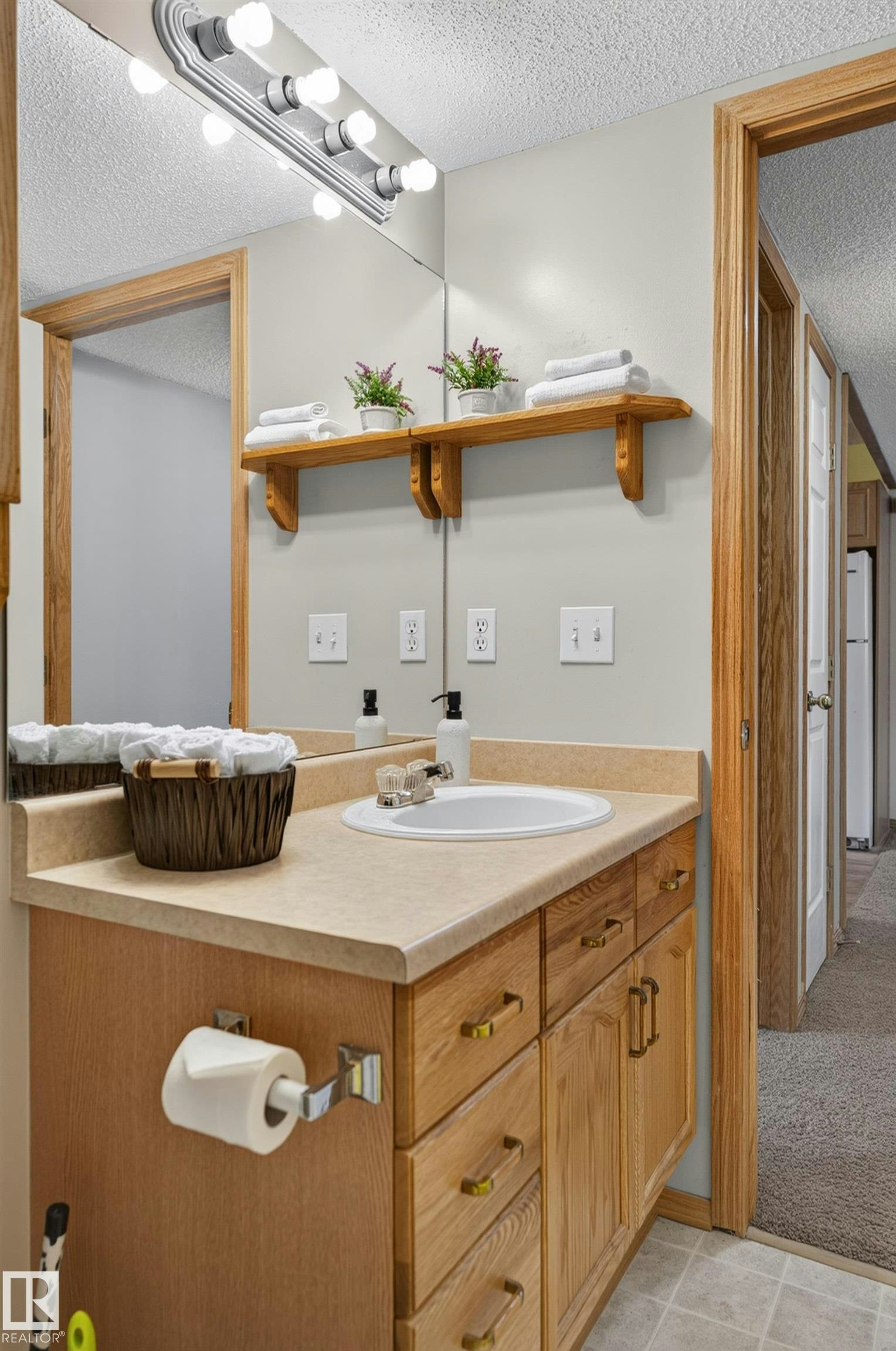 4615 151 Avenue, Edmonton, AB, T5Y 3A1 - 45
