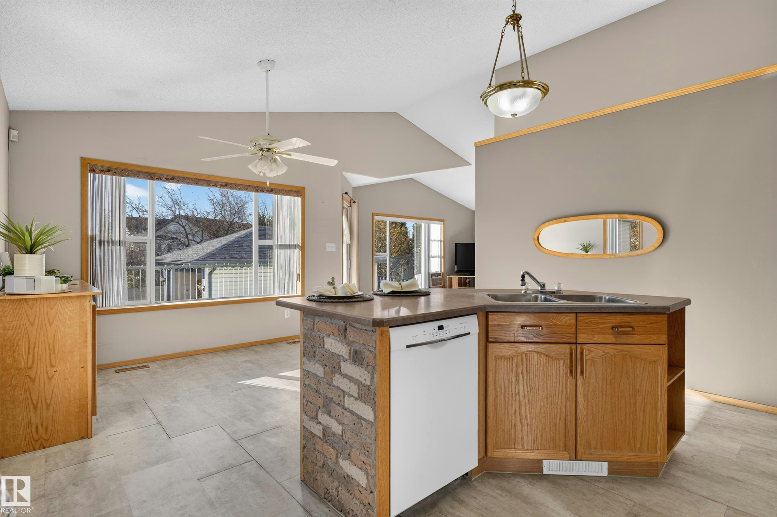 4615 151 Avenue, Edmonton, AB, T5Y 3A1 - 11