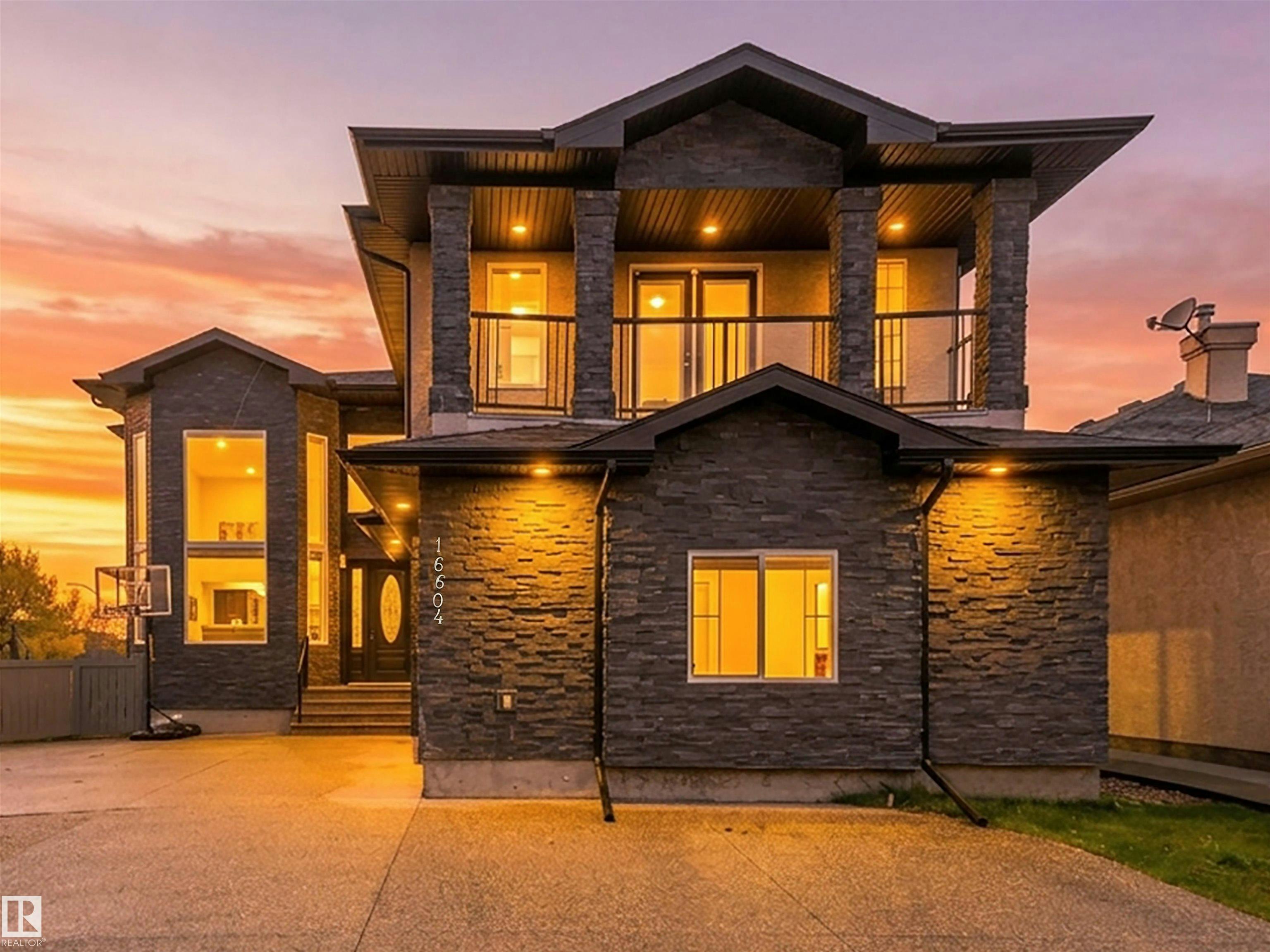 16604 72 Street NW, Edmonton, AB, T5Z 3Y4
