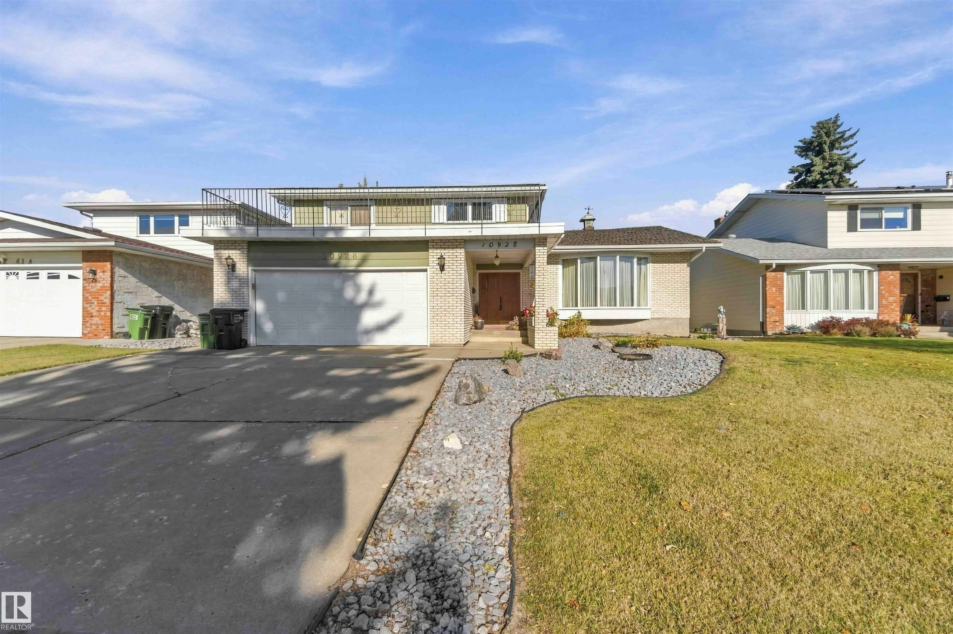 10928 41a Avenue, Edmonton, AB, T6J 2T3