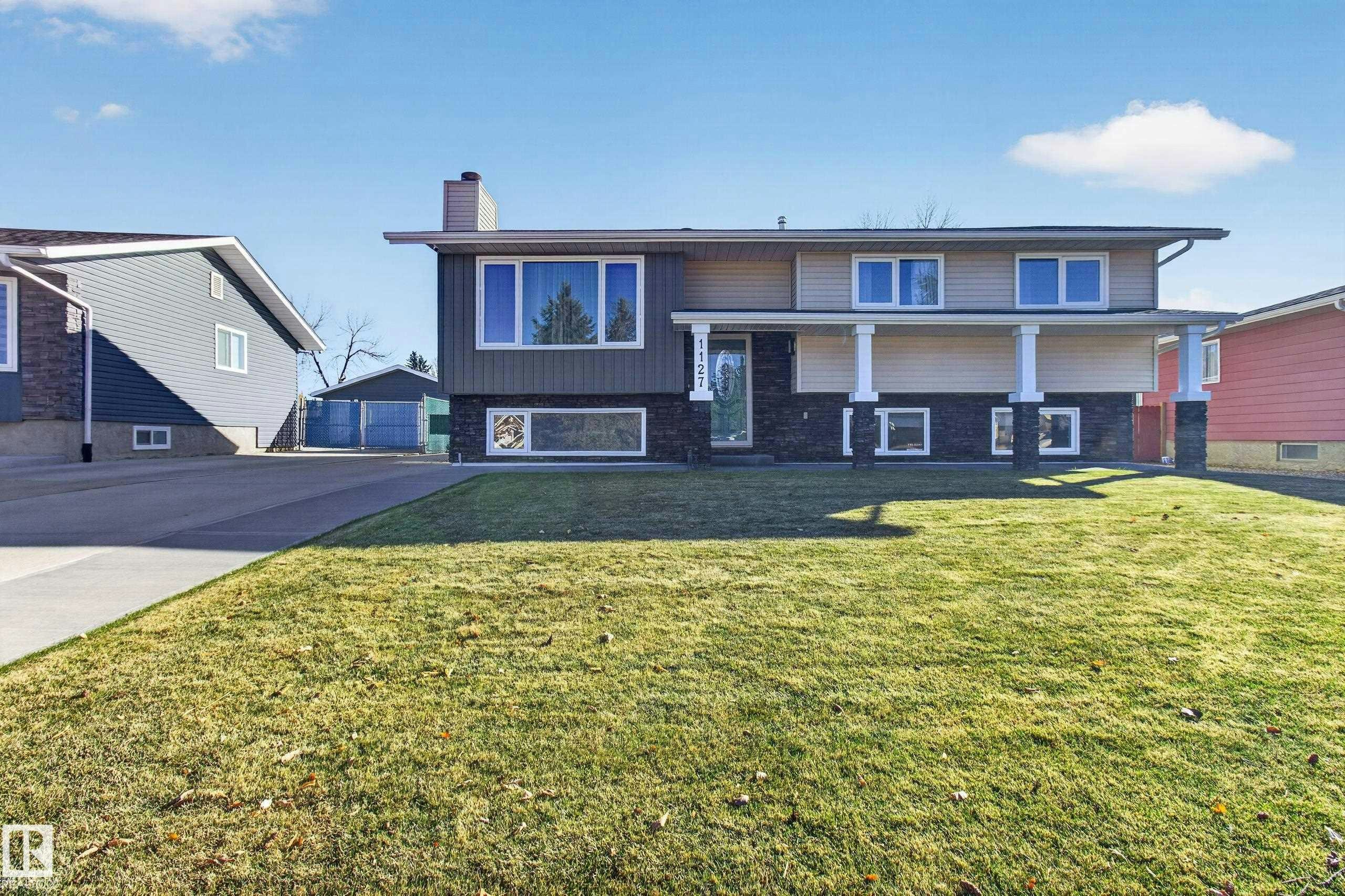 1127 68st, Edmonton, AB, T6K 3K3