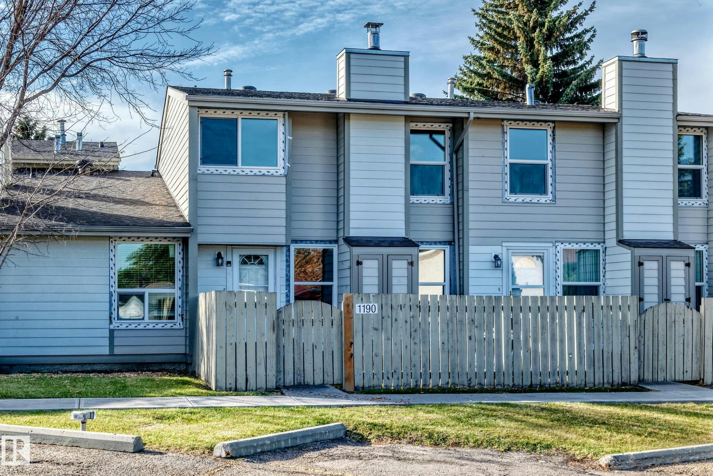 1190 Knottwood Road E, Edmonton, AB, T6K 3M3