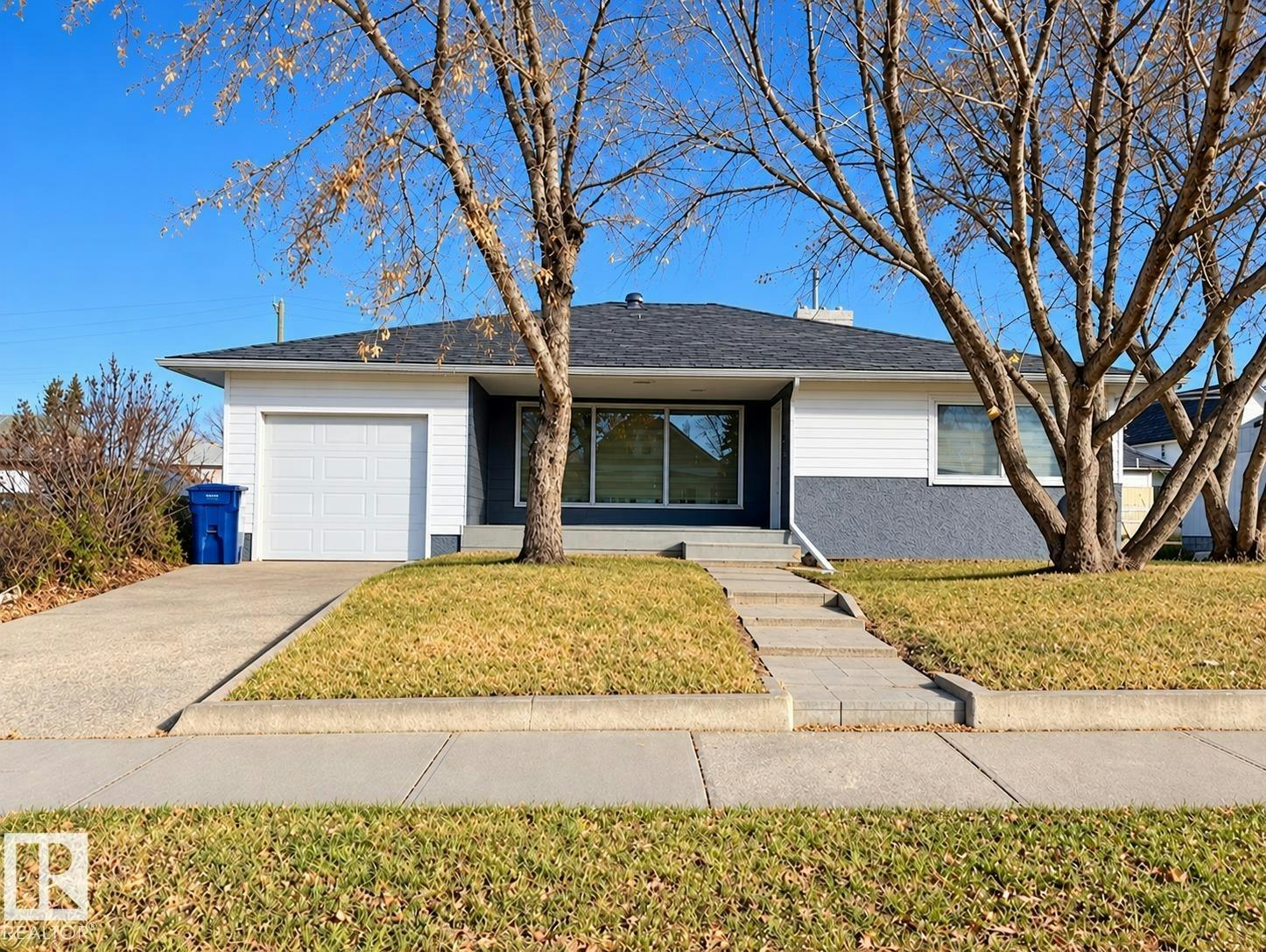 4922 48 Avenue, Vegreville, AB, T9C 1K7