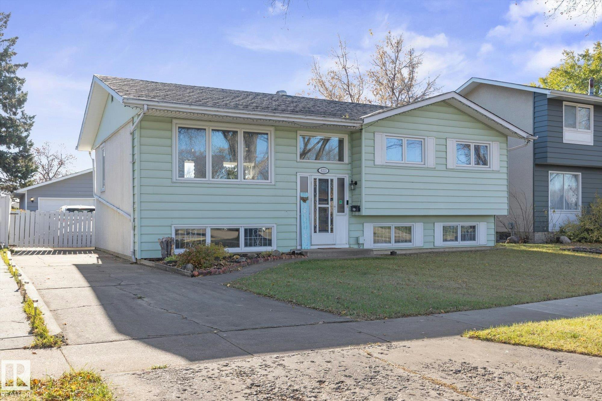 6223 147 Avenue, Edmonton, AB, T5A 1T6