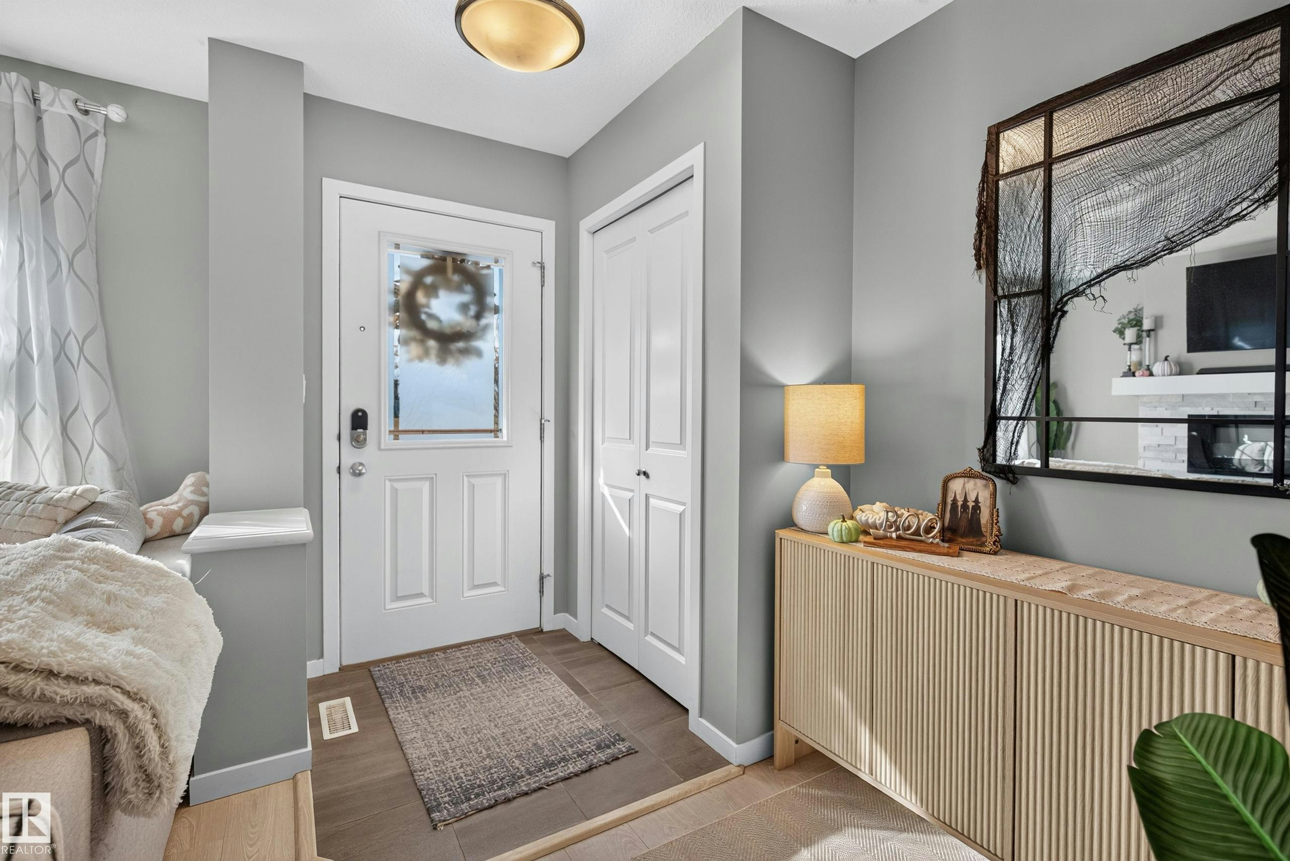 1047 Paisley Drive, Edmonton, AB, T6W 4E1