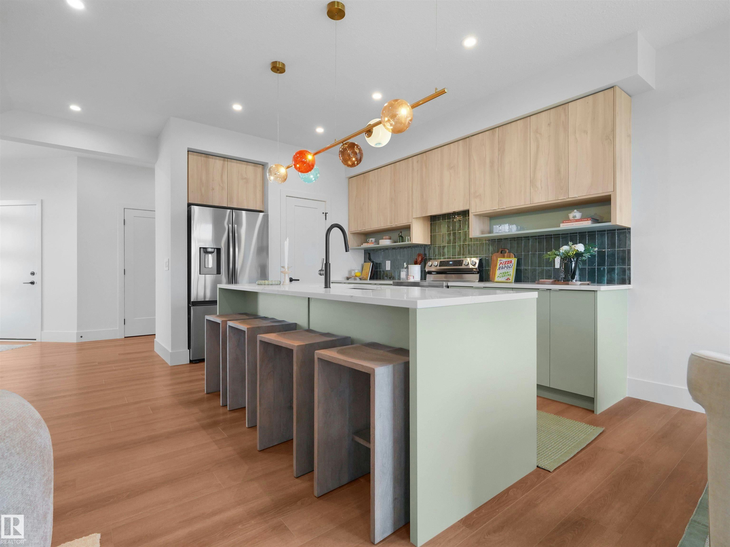 20727 40 Avenue, Edmonton, AB, T6M 3G1