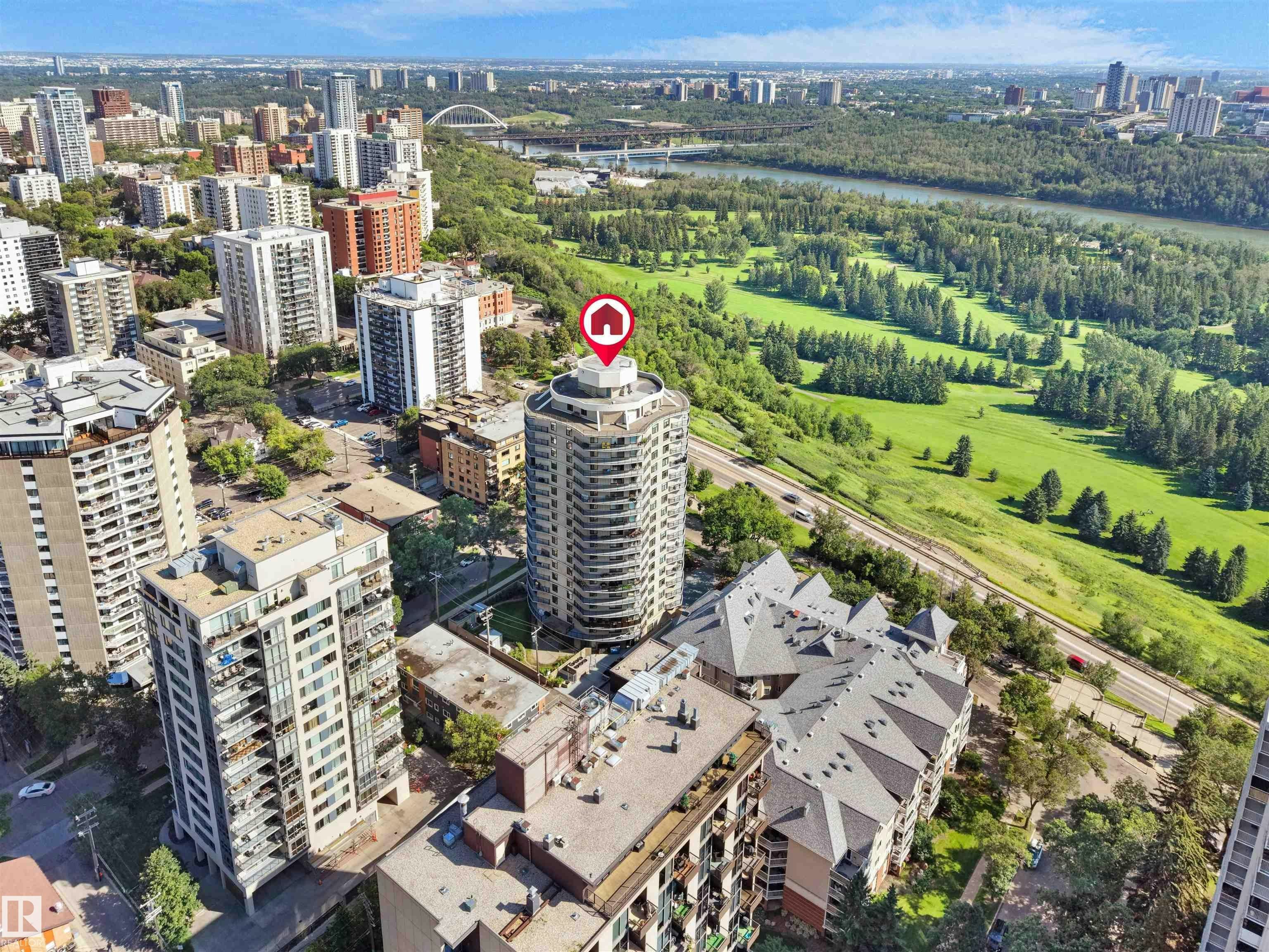 701-11710 100 Avenue, Edmonton, AB, T5K 2G3
