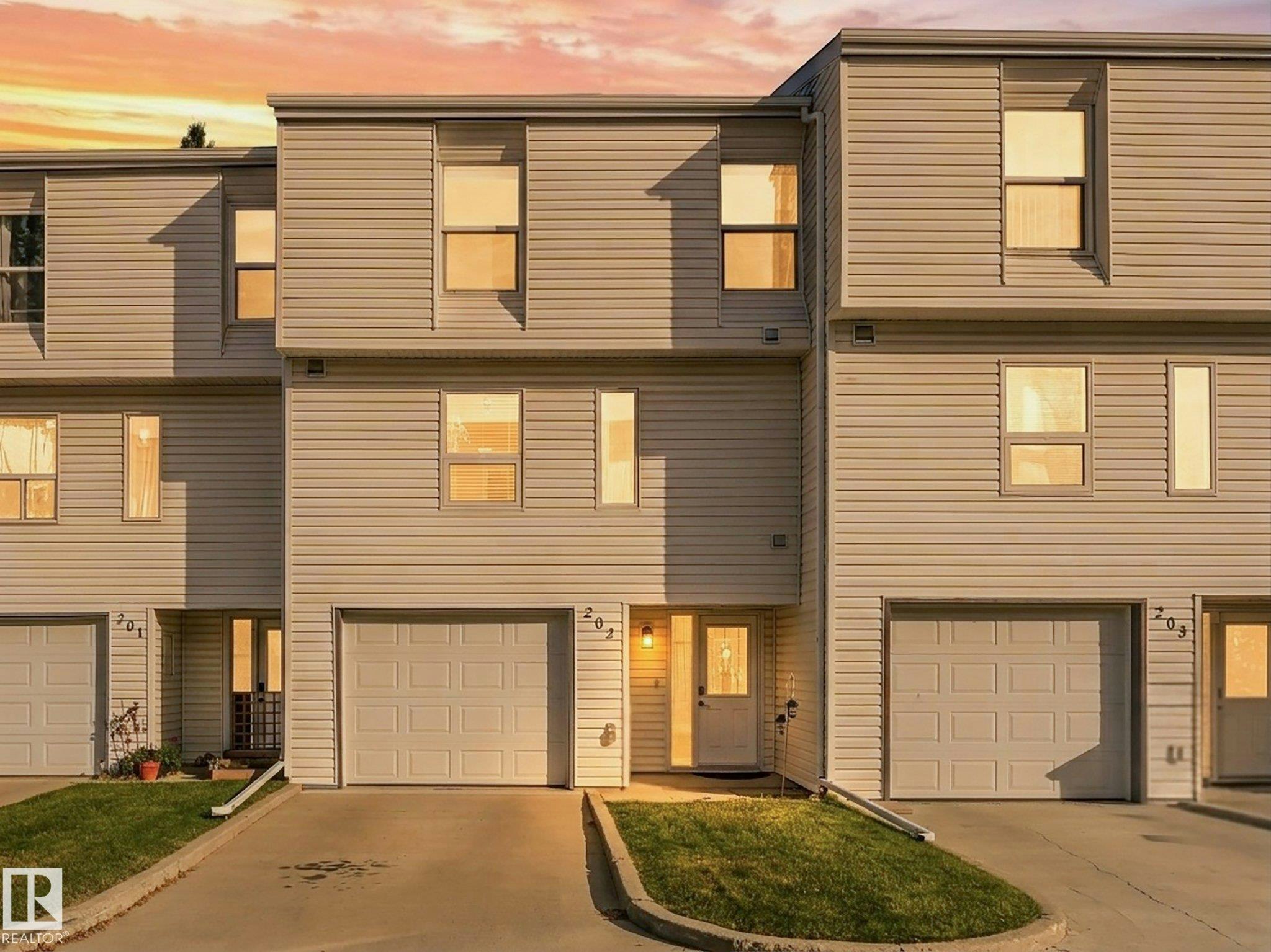 202 Kingsfield Village, Leduc, AB, T9E 5K2