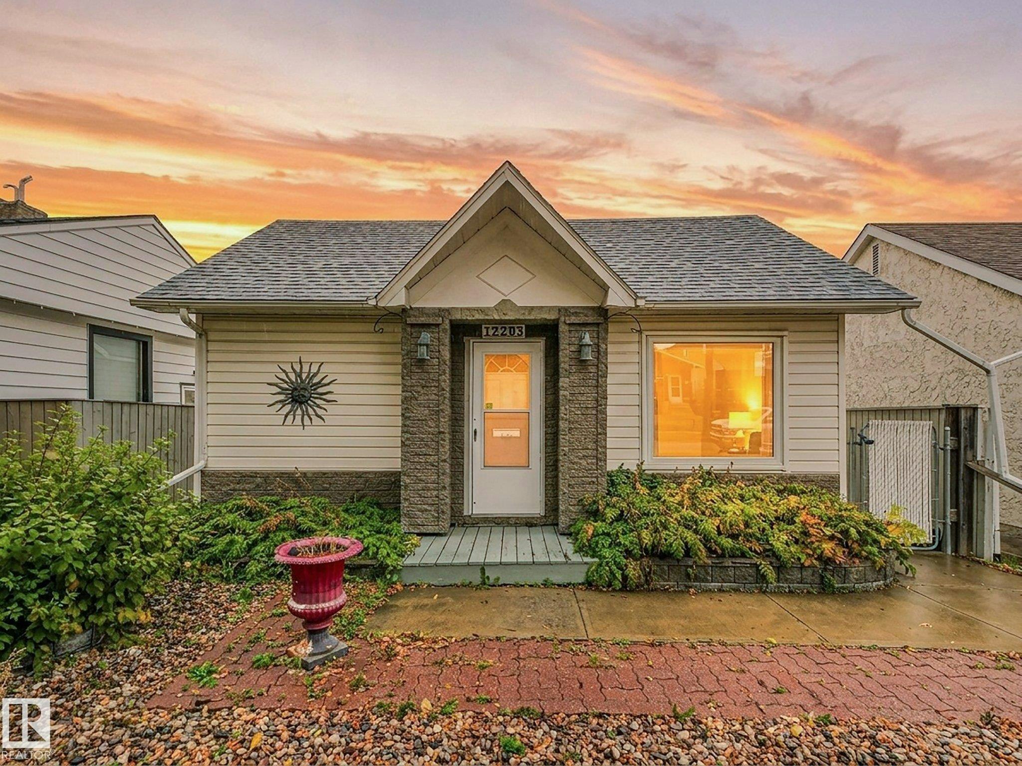 12209 94 Street, Edmonton, AB, T5G 1K2