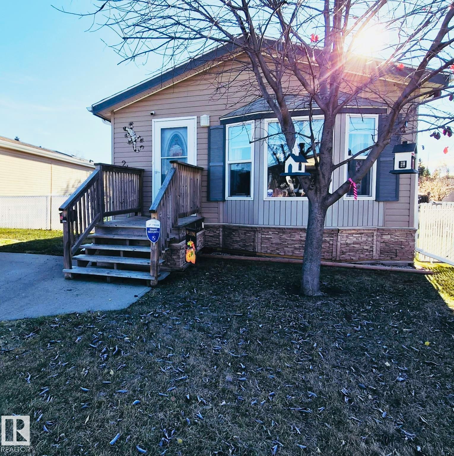 245 Oak Wood Drive, Edmonton, AB, T6P 0A4