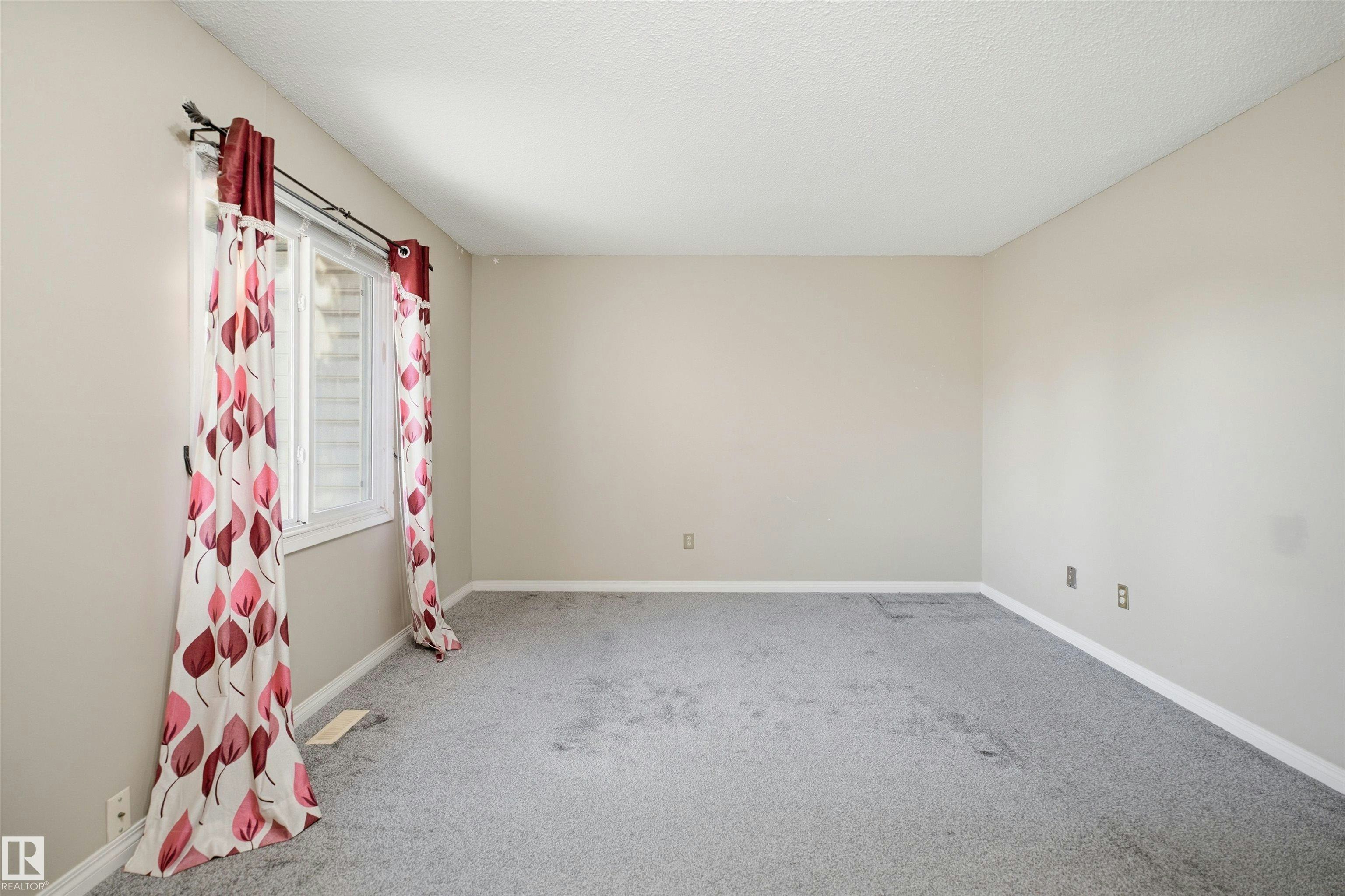 7J Garden Grove, Edmonton, AB, T6J 2L3