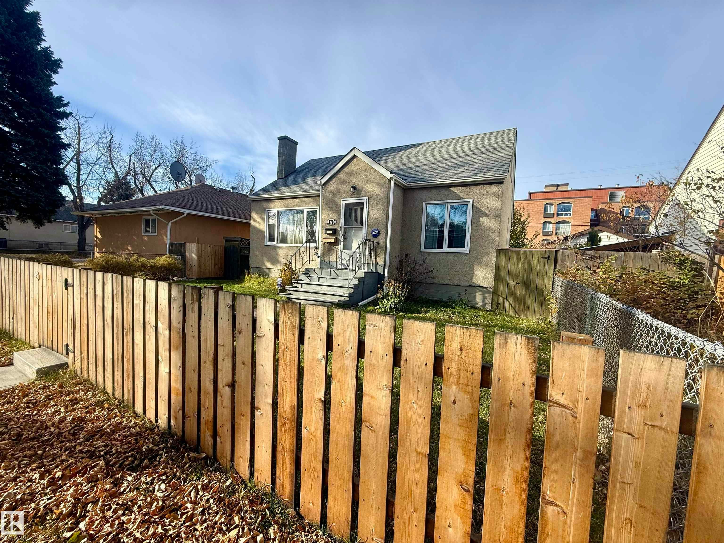 11710 94 Street, Edmonton, AB, T5G 1J2