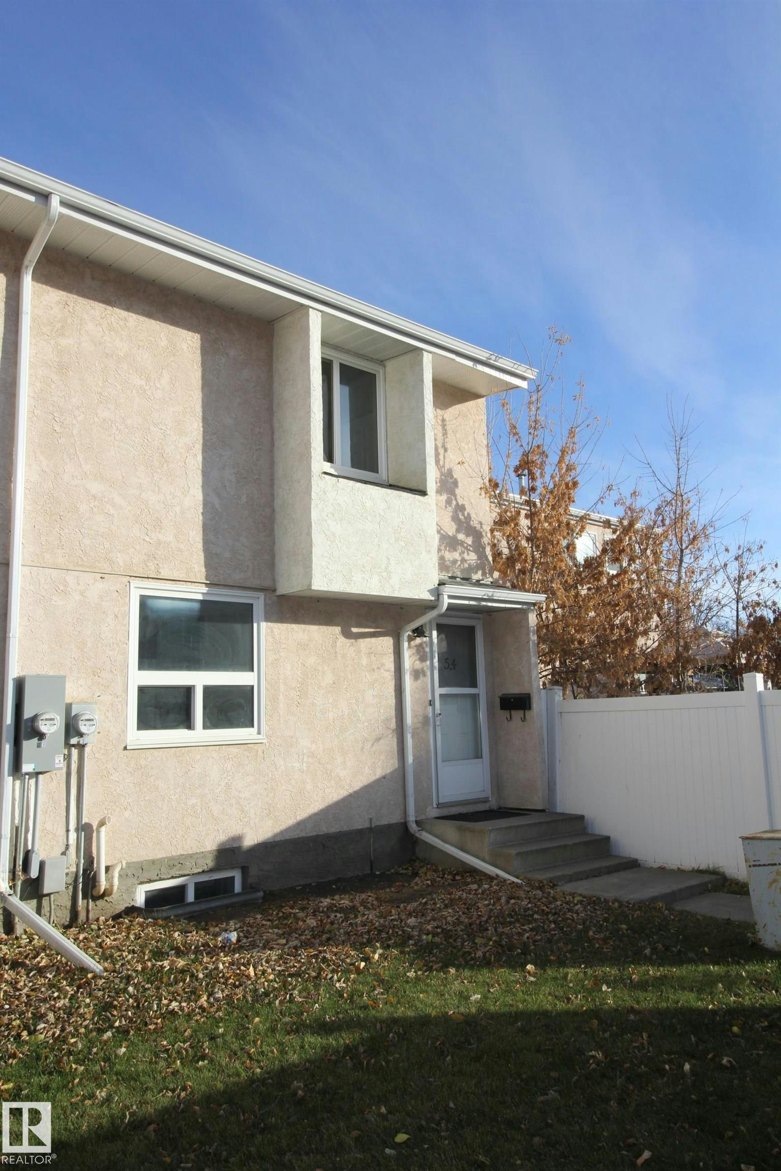 54 Lakewood Village, Edmonton, AB, T6K 2B3