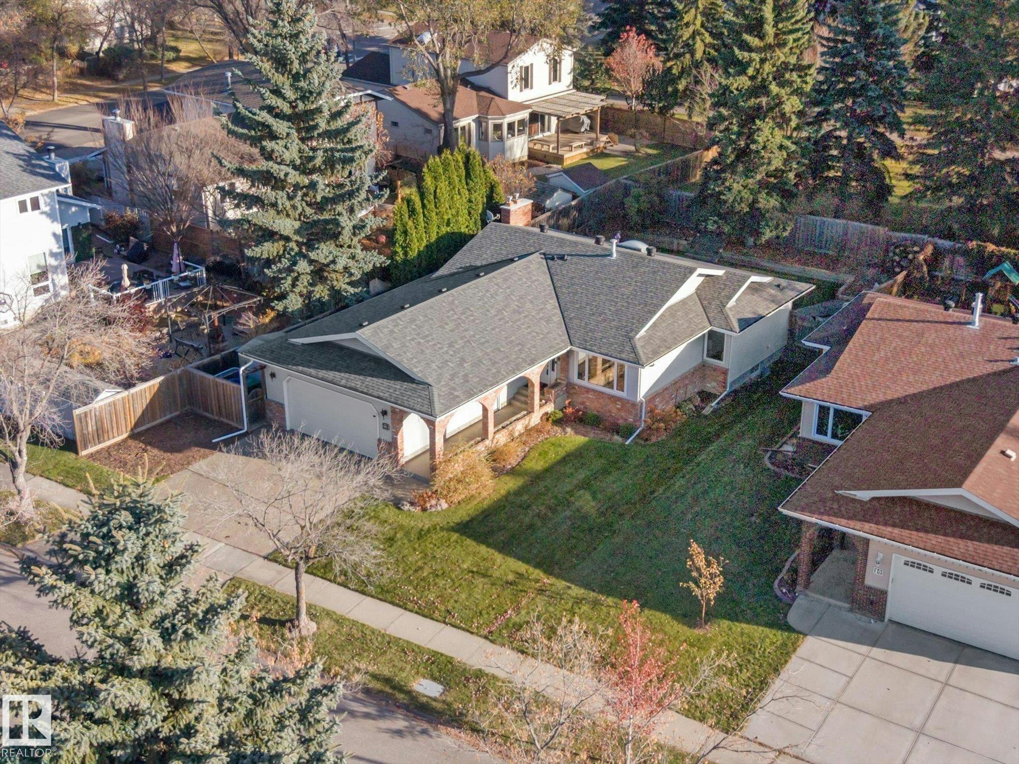 11 Woodstock Place, St. Albert, AB, T8N 3P3