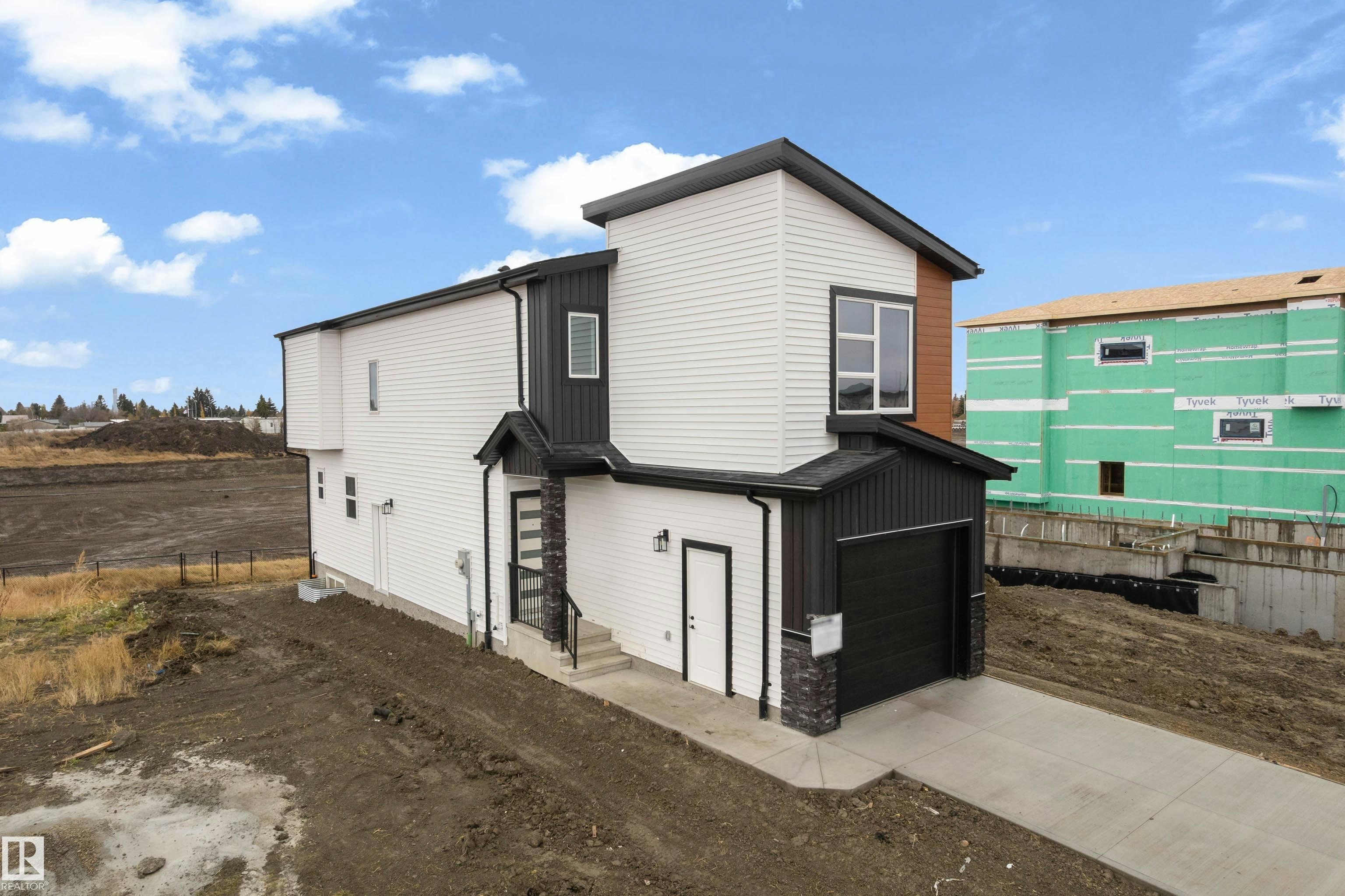 9223 156 Avenue, Edmonton, AB, T5Z 0S4