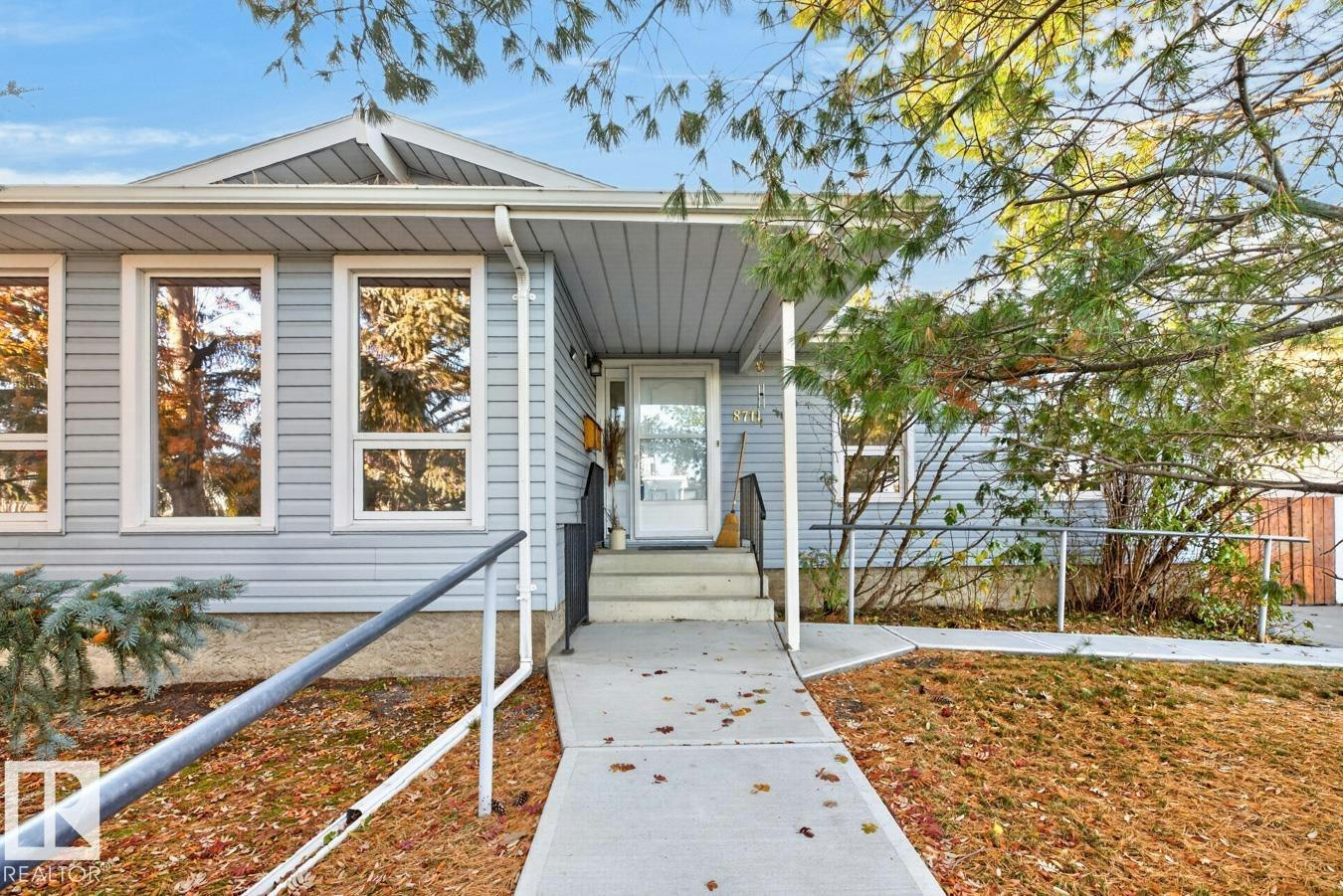 8711 38a Avenue, Edmonton, AB, T6K 0E7