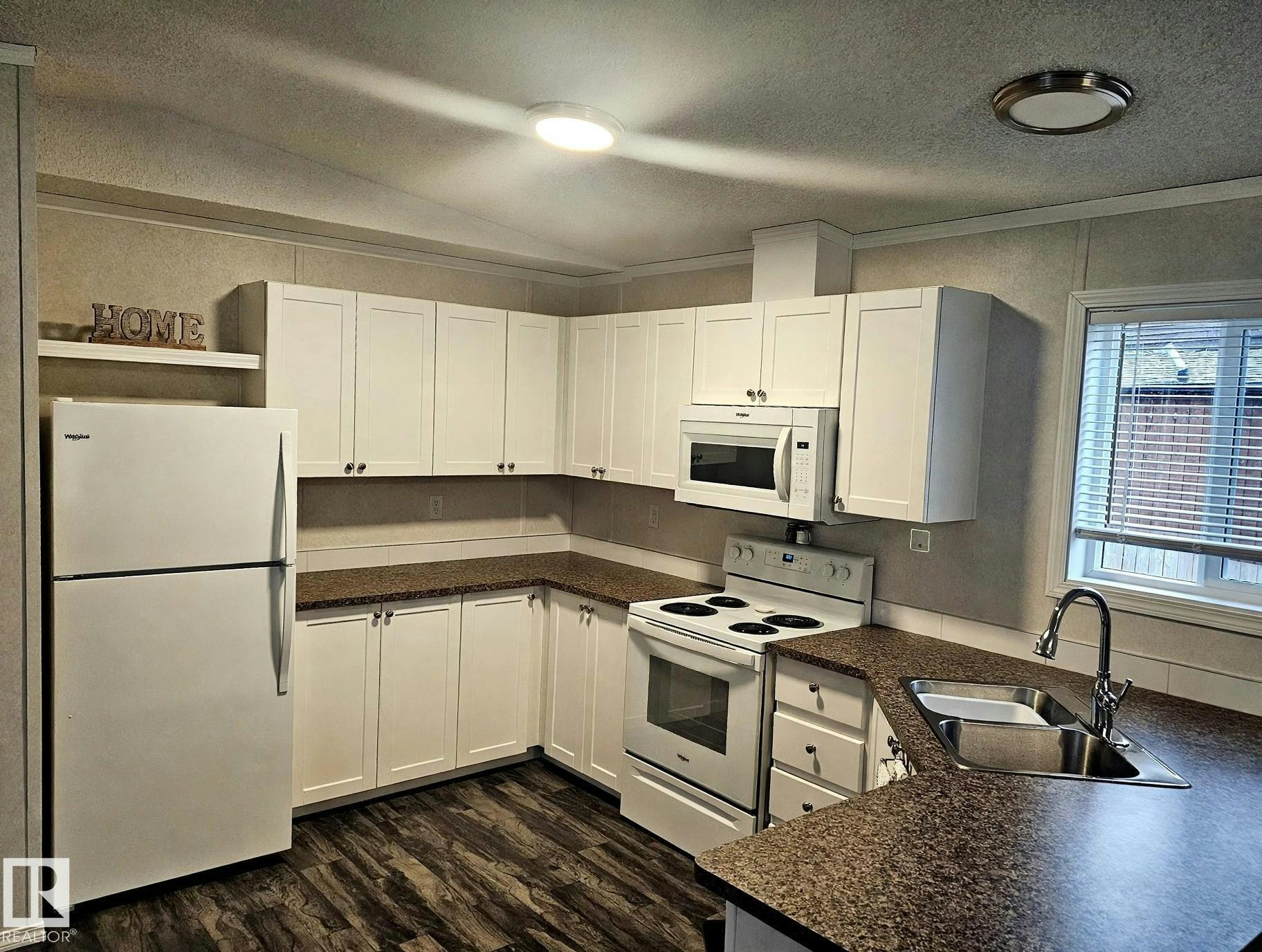 8-12604 153 Avenue NW - 3