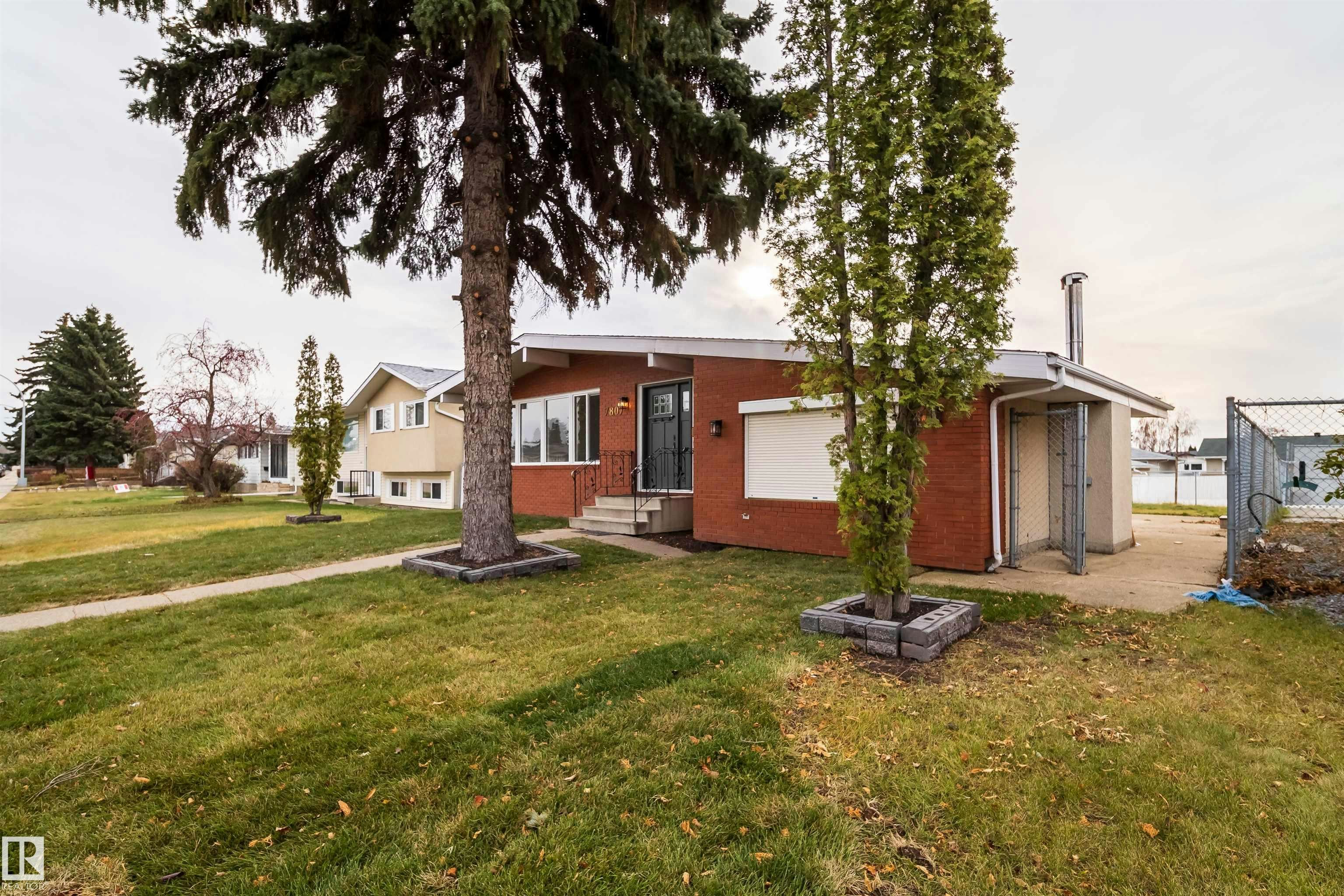 7807 144 Avenue - 2