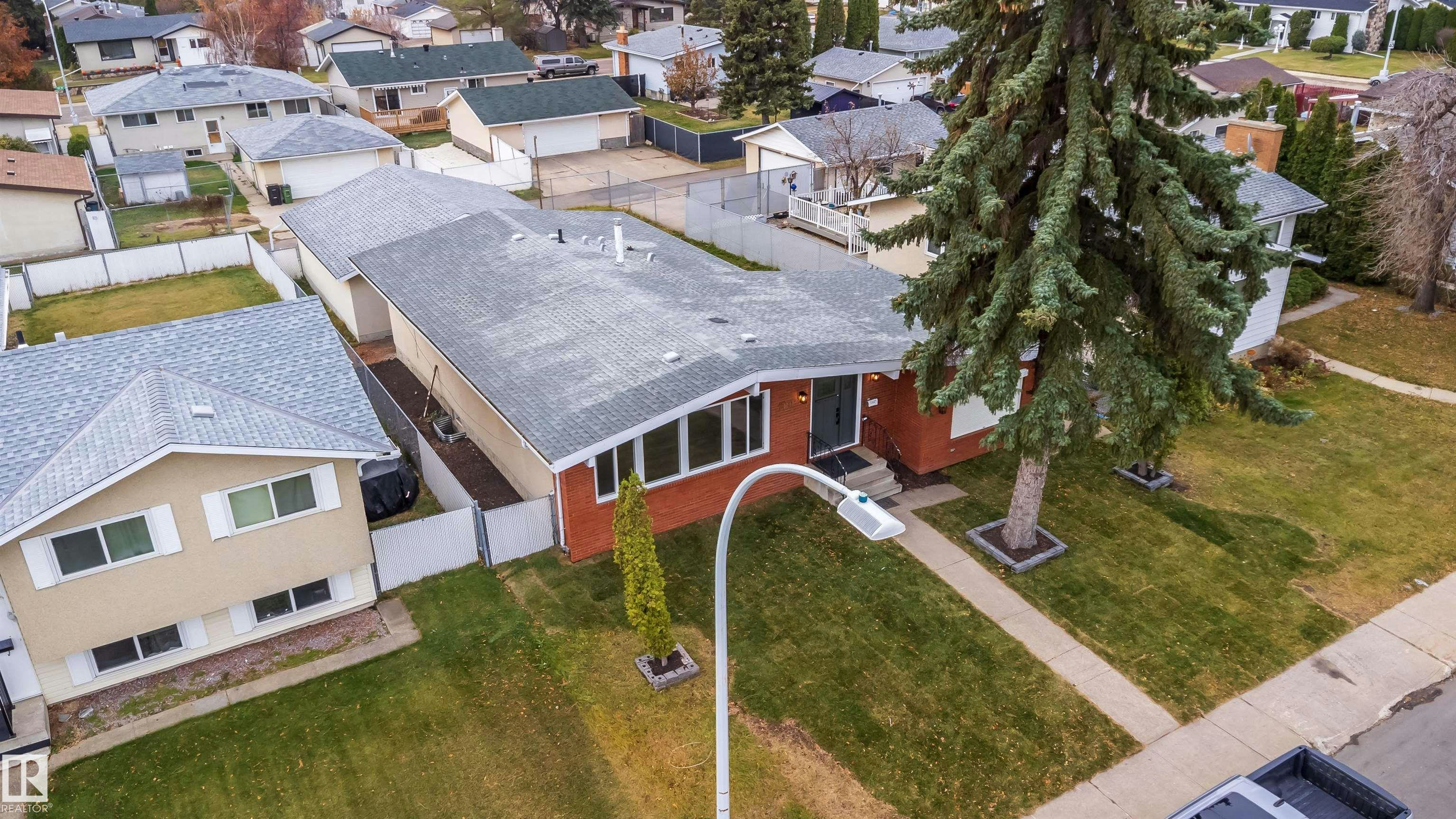 7807 144 Avenue - 3