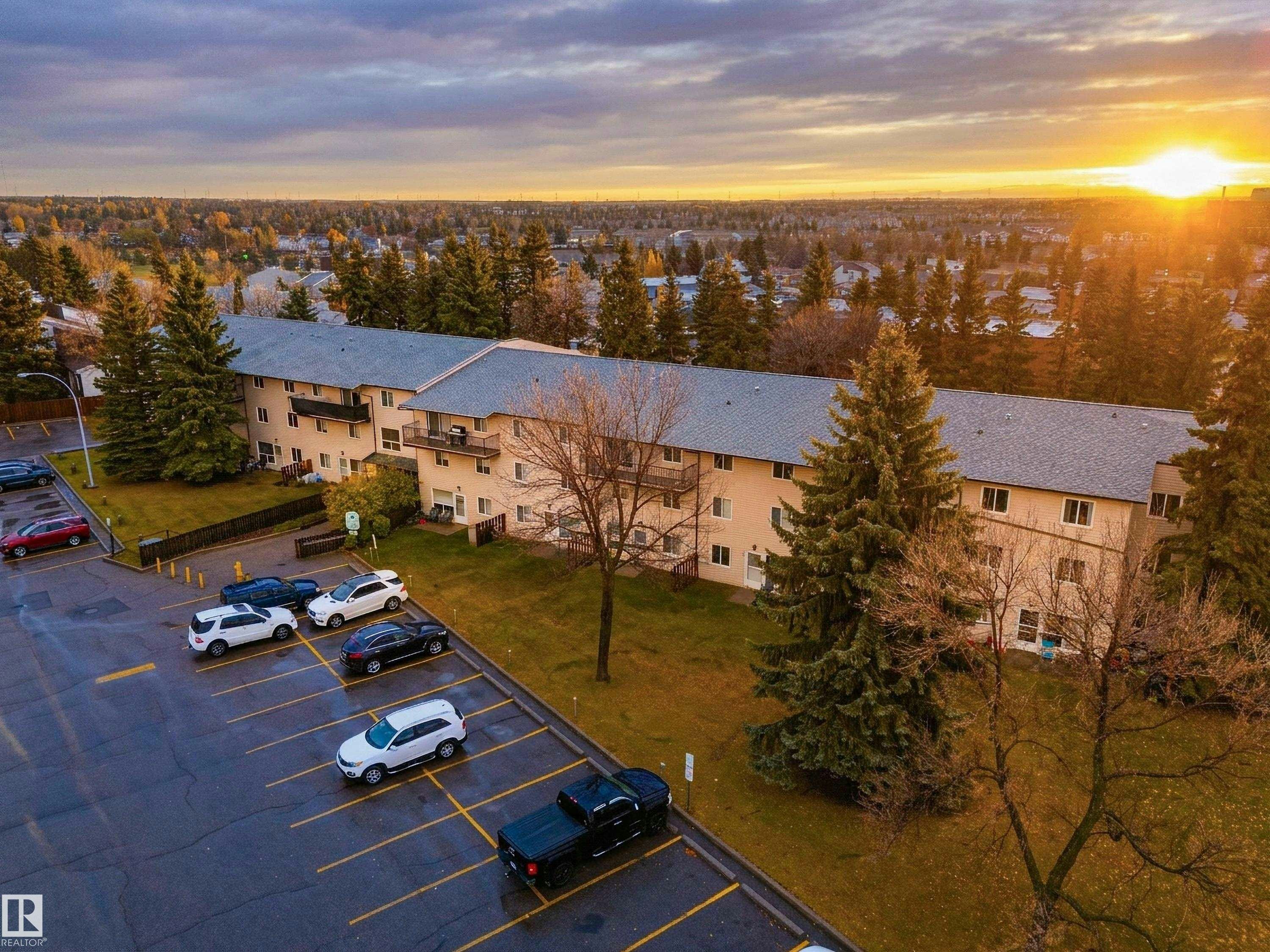 202B-237 Woodvale Road W, Edmonton, AB, T6L 1E5