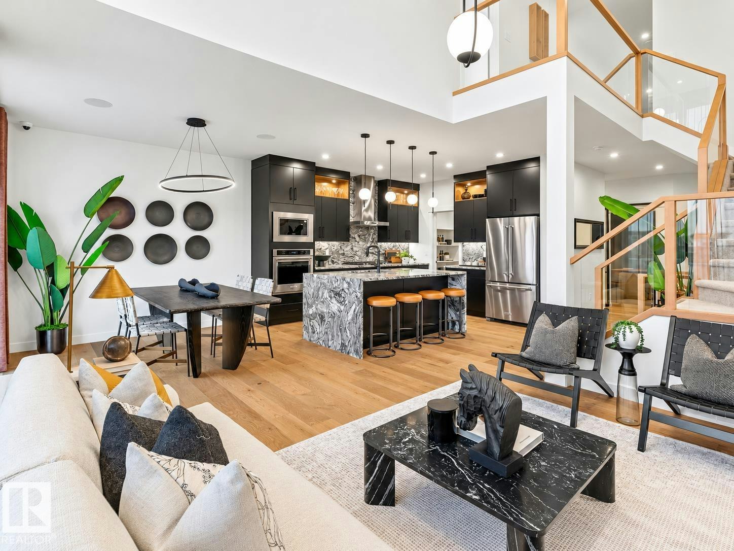 5227 Schonsee Drive NW, Edmonton, AB, T5Z 0M5