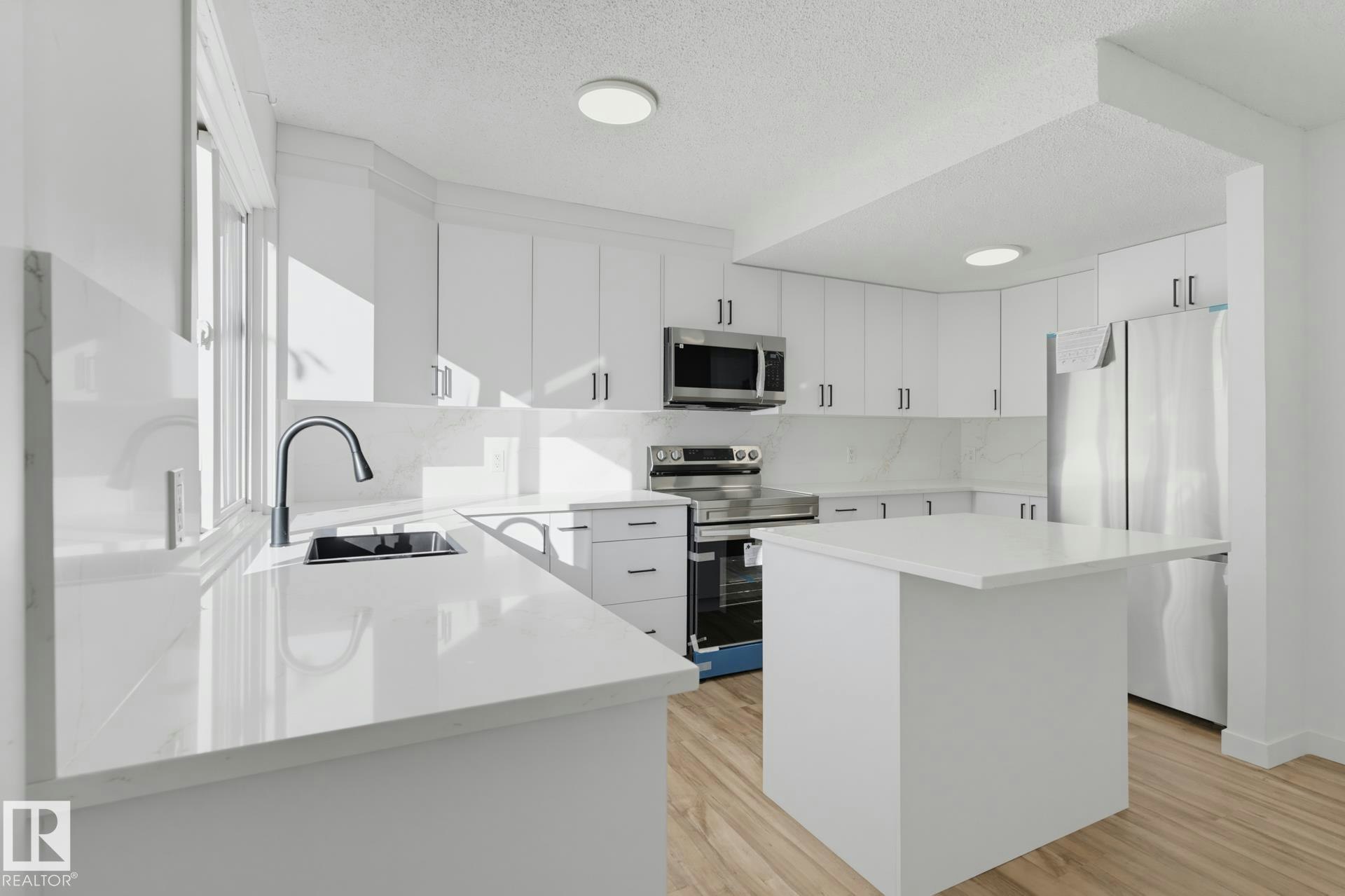 133 Woodstock, Edmonton, AB, T5T 0H6