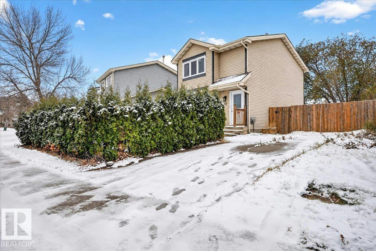 3207 46 Street - 3